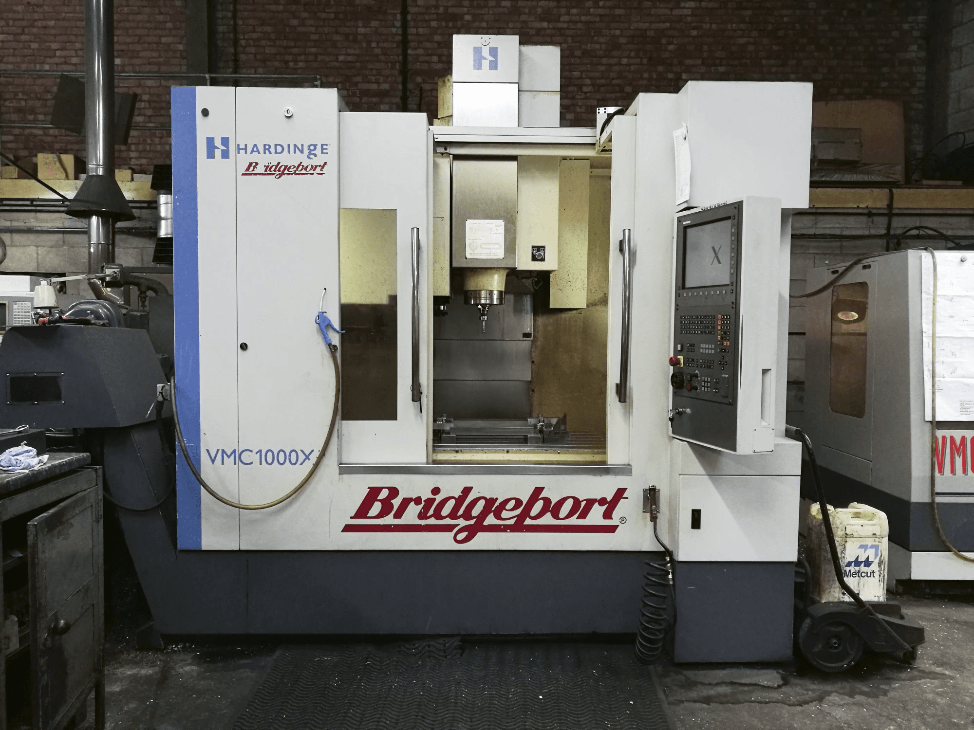 Bridgeport VMC XP3-1000 Mašinos vaizdas iš priekio