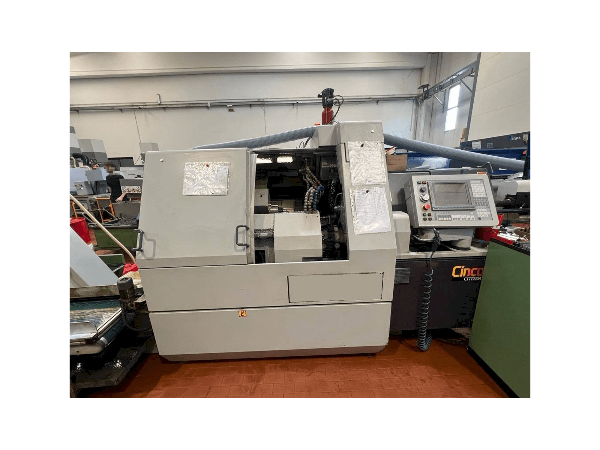 Citizen M32 Mašinos vaizdas iš priekio