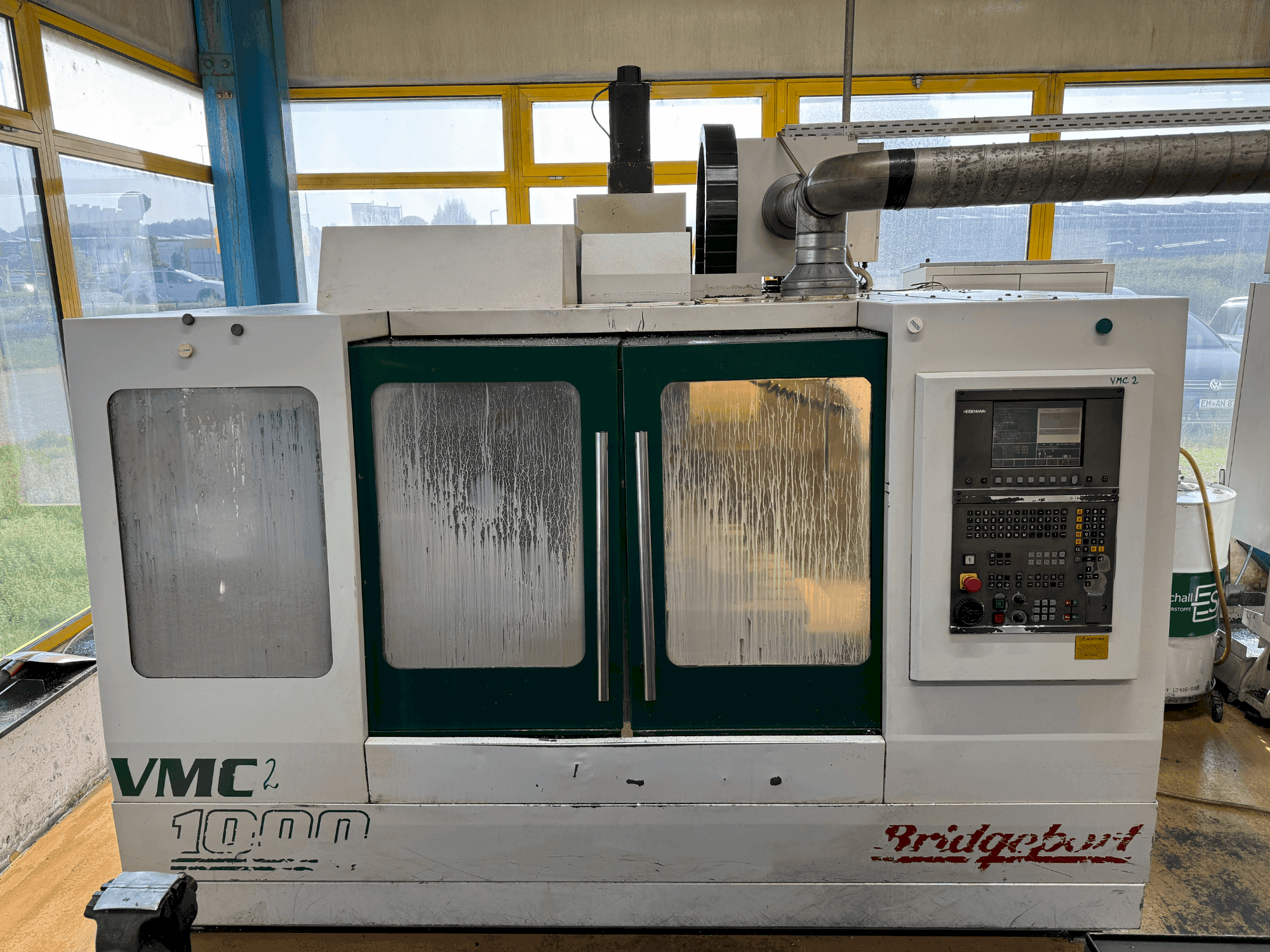 Bridgeport VMC 1000/22 Mašinos vaizdas iš priekio
