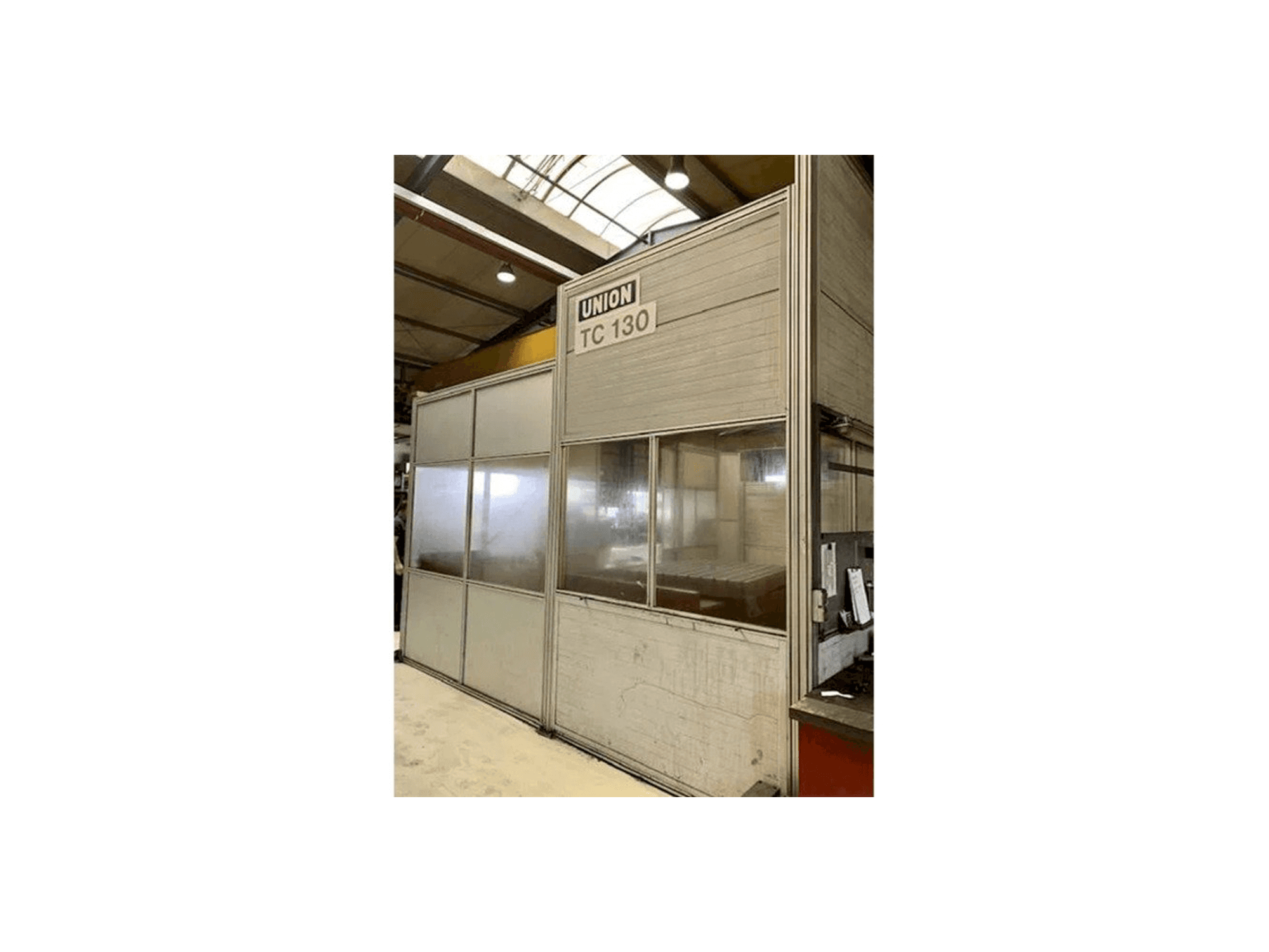 UNION TC 130 Mašinos vaizdas iš priekio