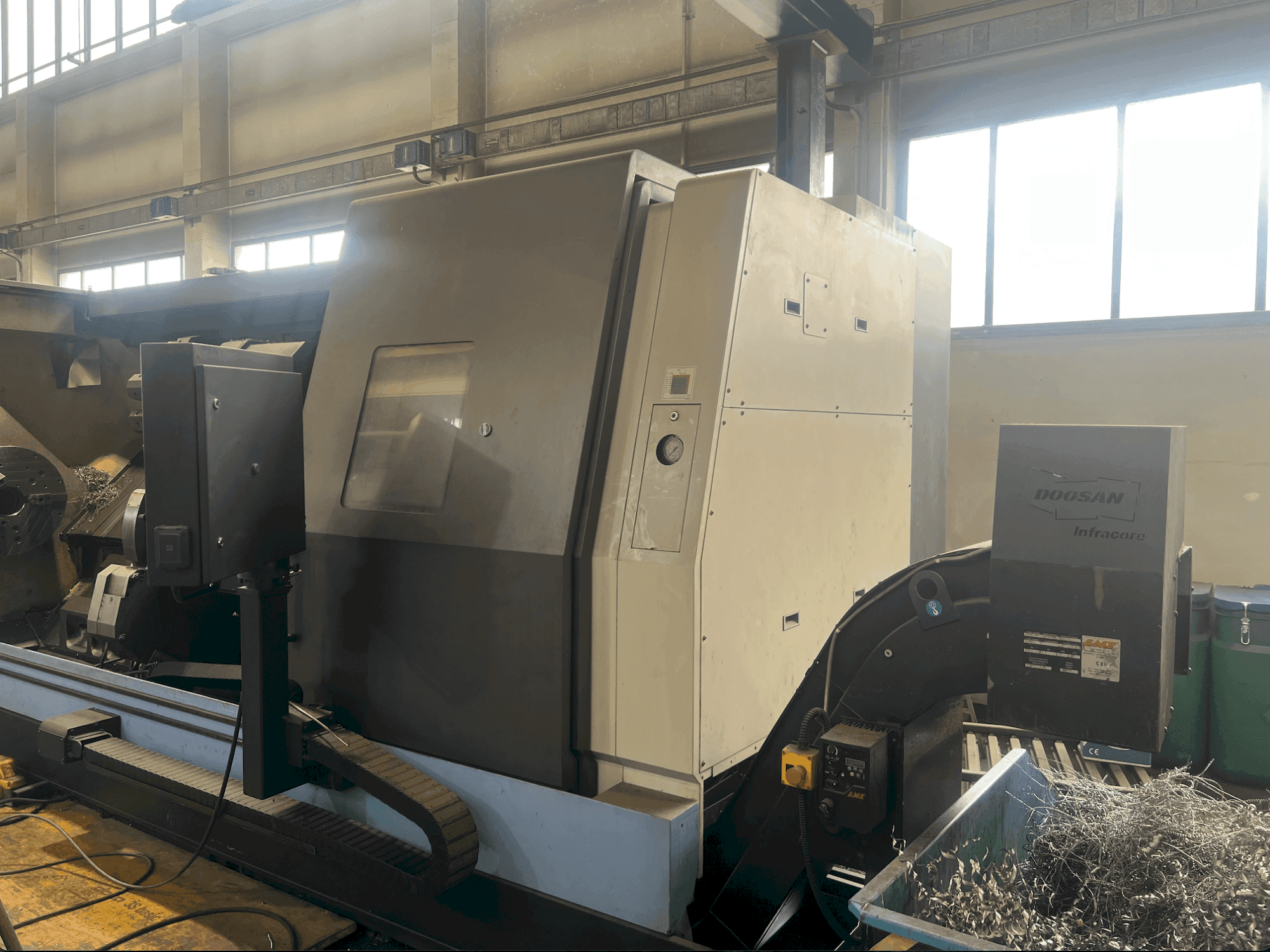 DOOSAN Puma 700 LM Mašinos vaizdas iš priekio