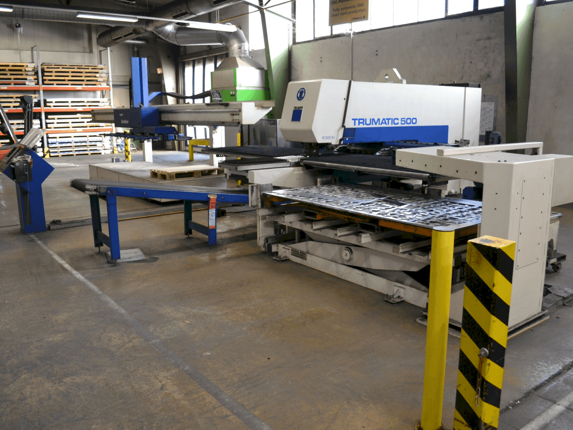 TRUMPF Trumatic 500 Mašinos vaizdas iš priekio