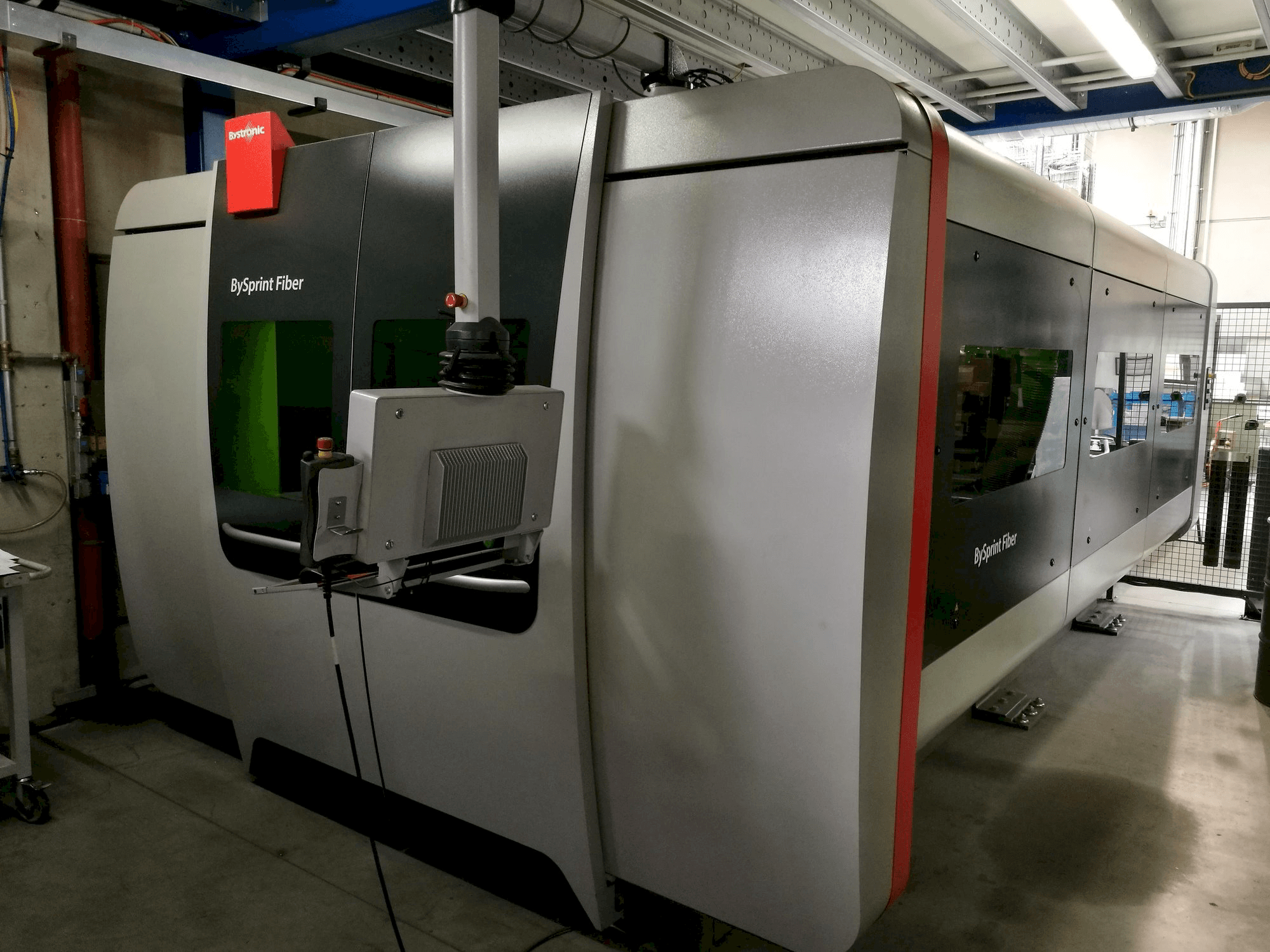 Bystronic BySprint Fiber 3015 Mašinos vaizdas iš priekio