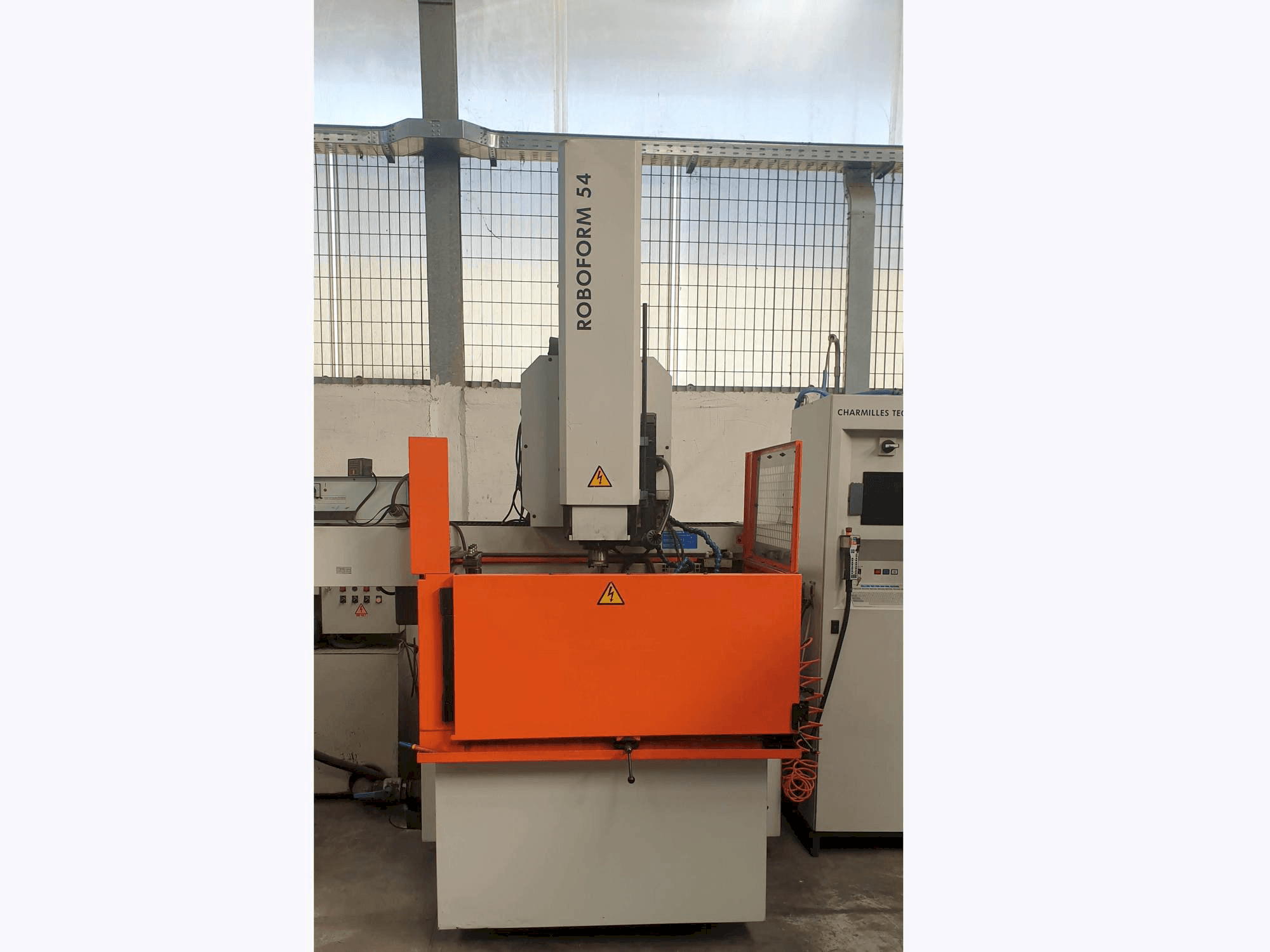 CHARMILLES ROBOFORM 54 Mašinos vaizdas iš priekio