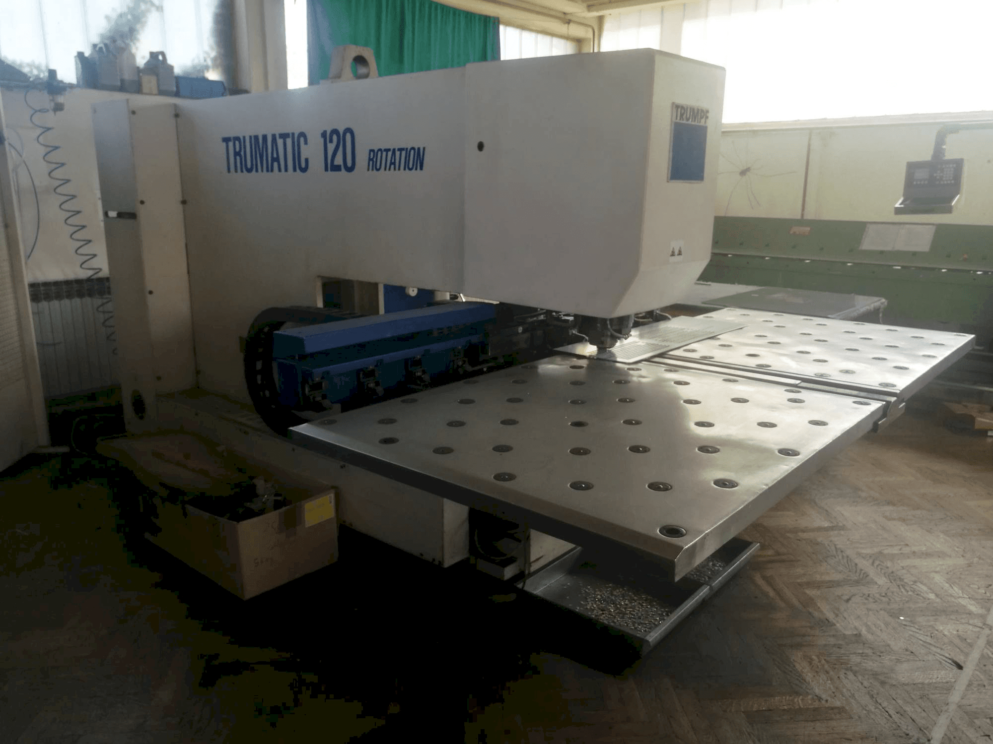 Trumpf Trumatic 120R Mašinos vaizdas iš priekio