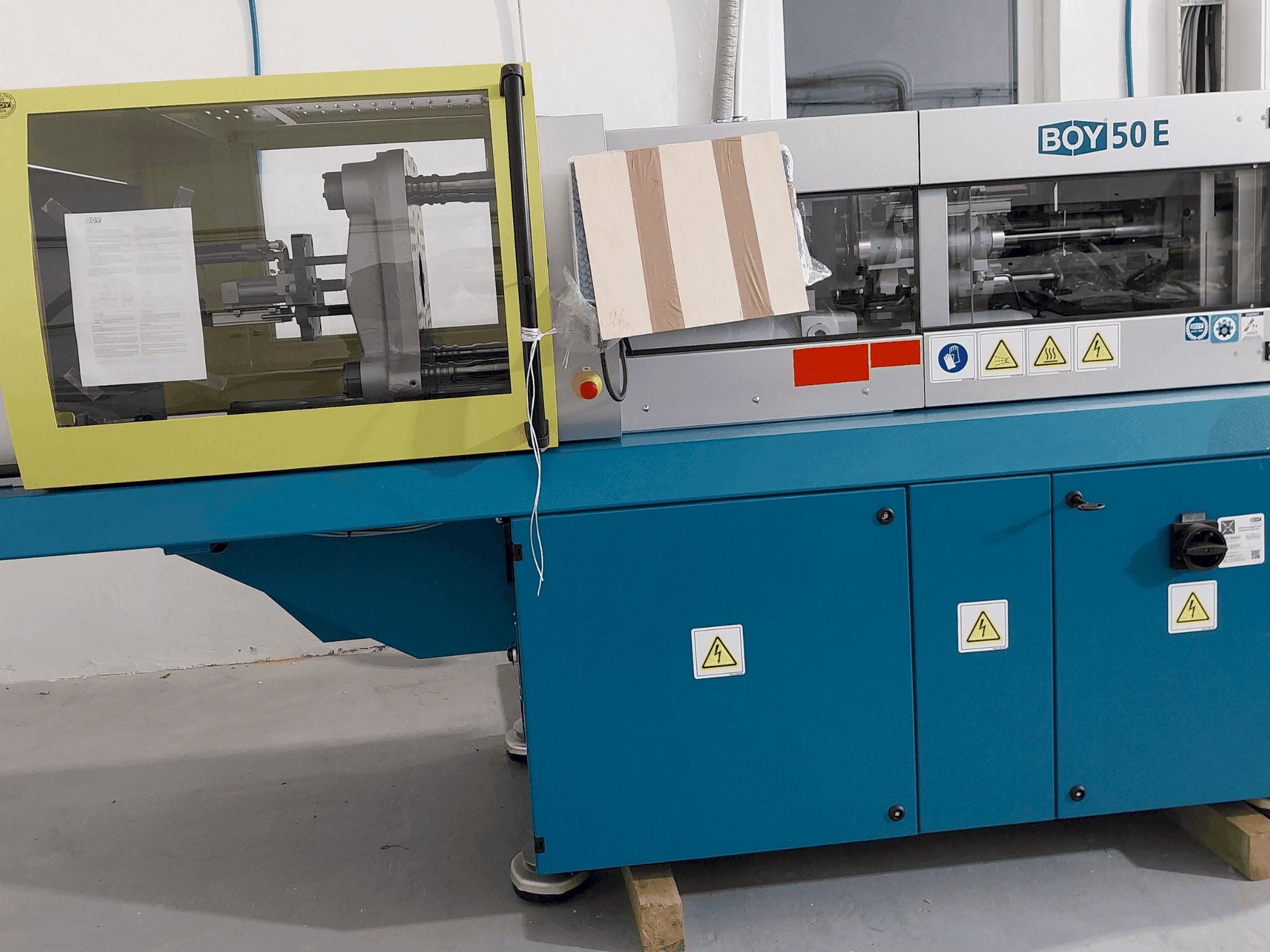 BOY 50 E Mašinos vaizdas iš priekio