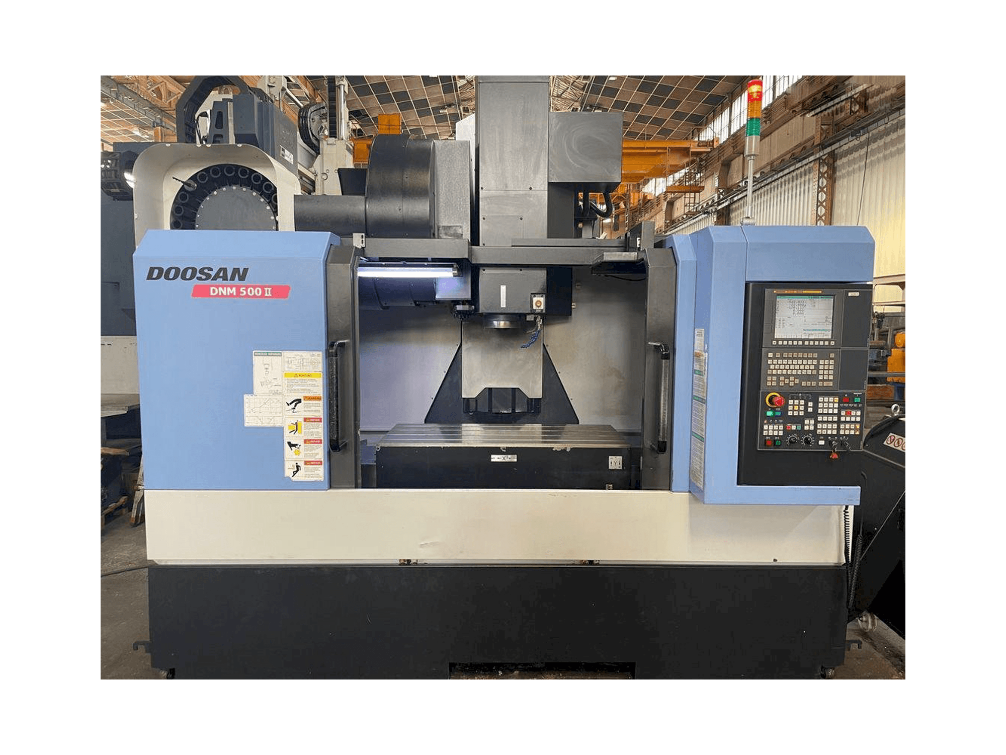 Doosan MYNX DNM 500 II Mašinos vaizdas iš priekio
