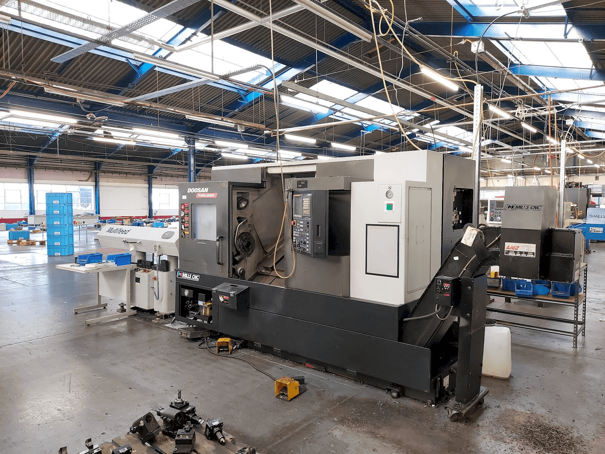 Doosan Puma 2600Y Mašinos vaizdas iš priekio