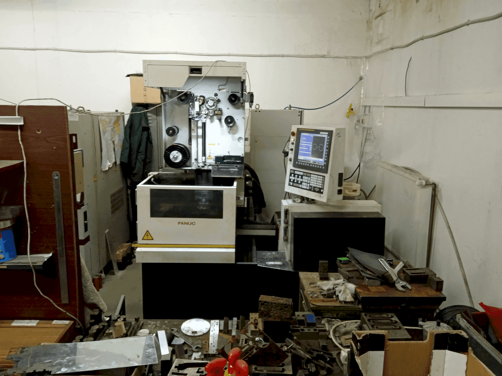 FANUC Robocut Alpha 0iE Mašinos vaizdas iš priekio