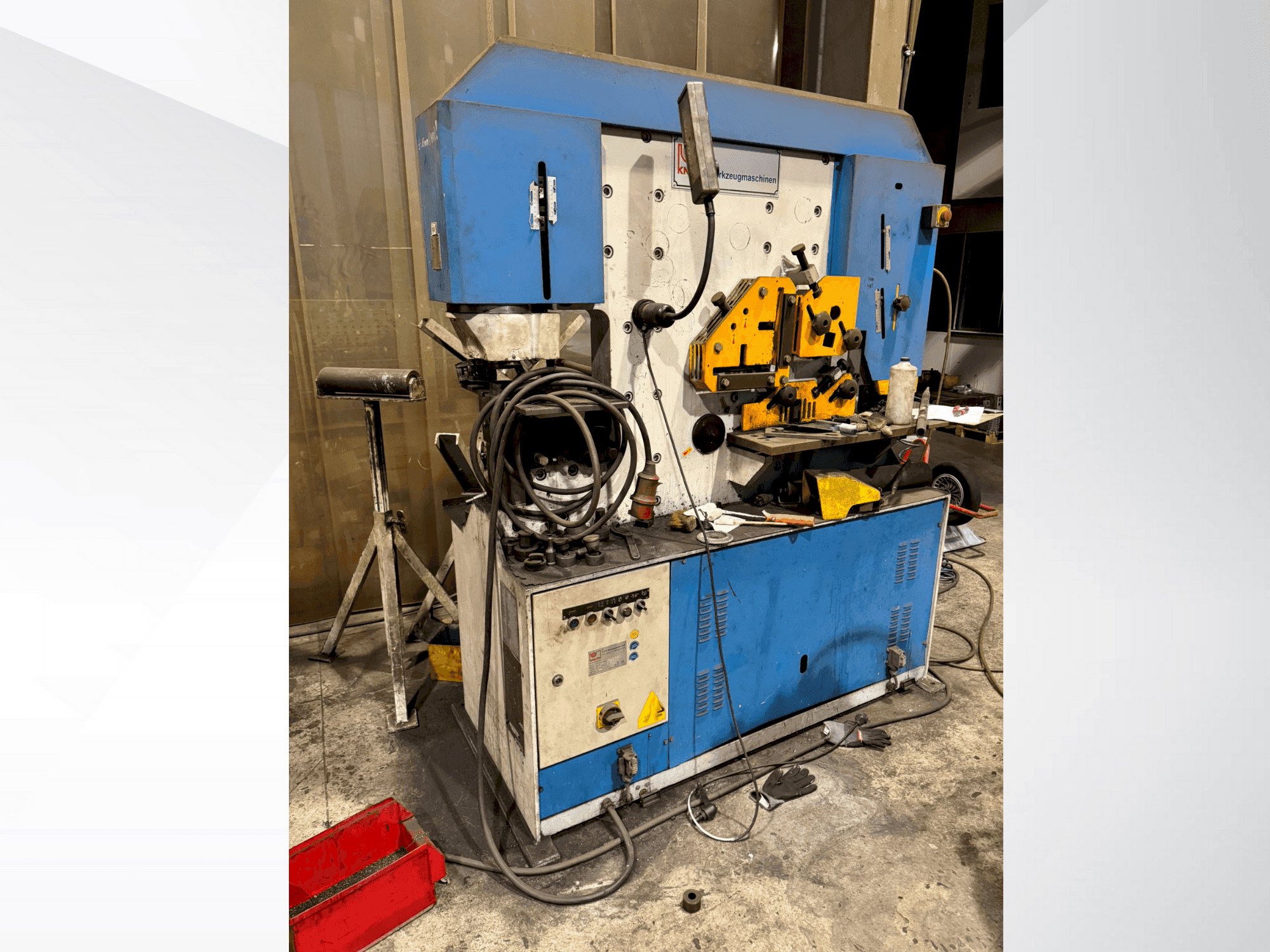 KNUTH HPS 80/1500 Mašinos vaizdas iš priekio