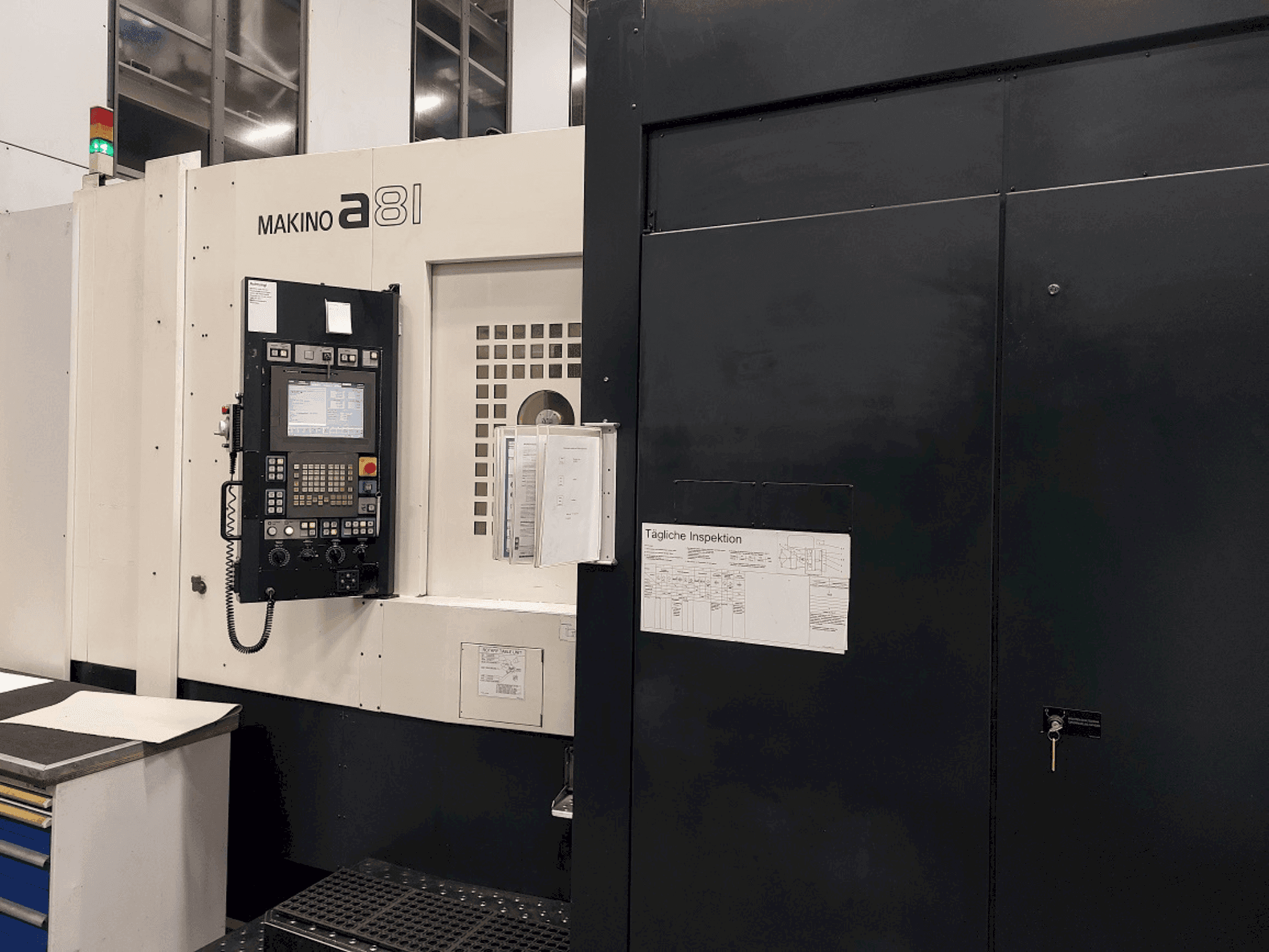 Makino a81 Mašinos vaizdas iš priekio
