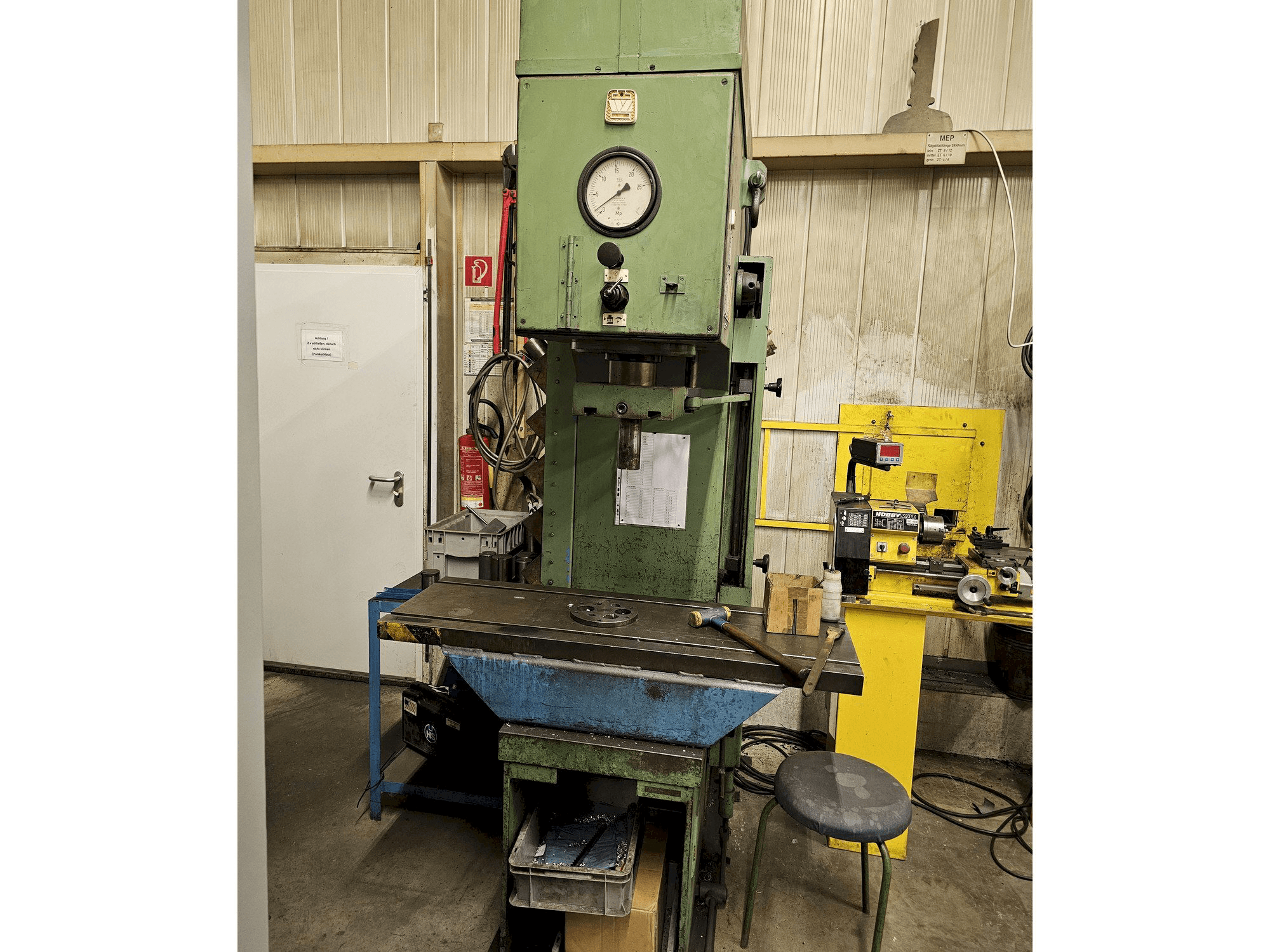 VEB PYE/25/1 Mašinos vaizdas iš priekio