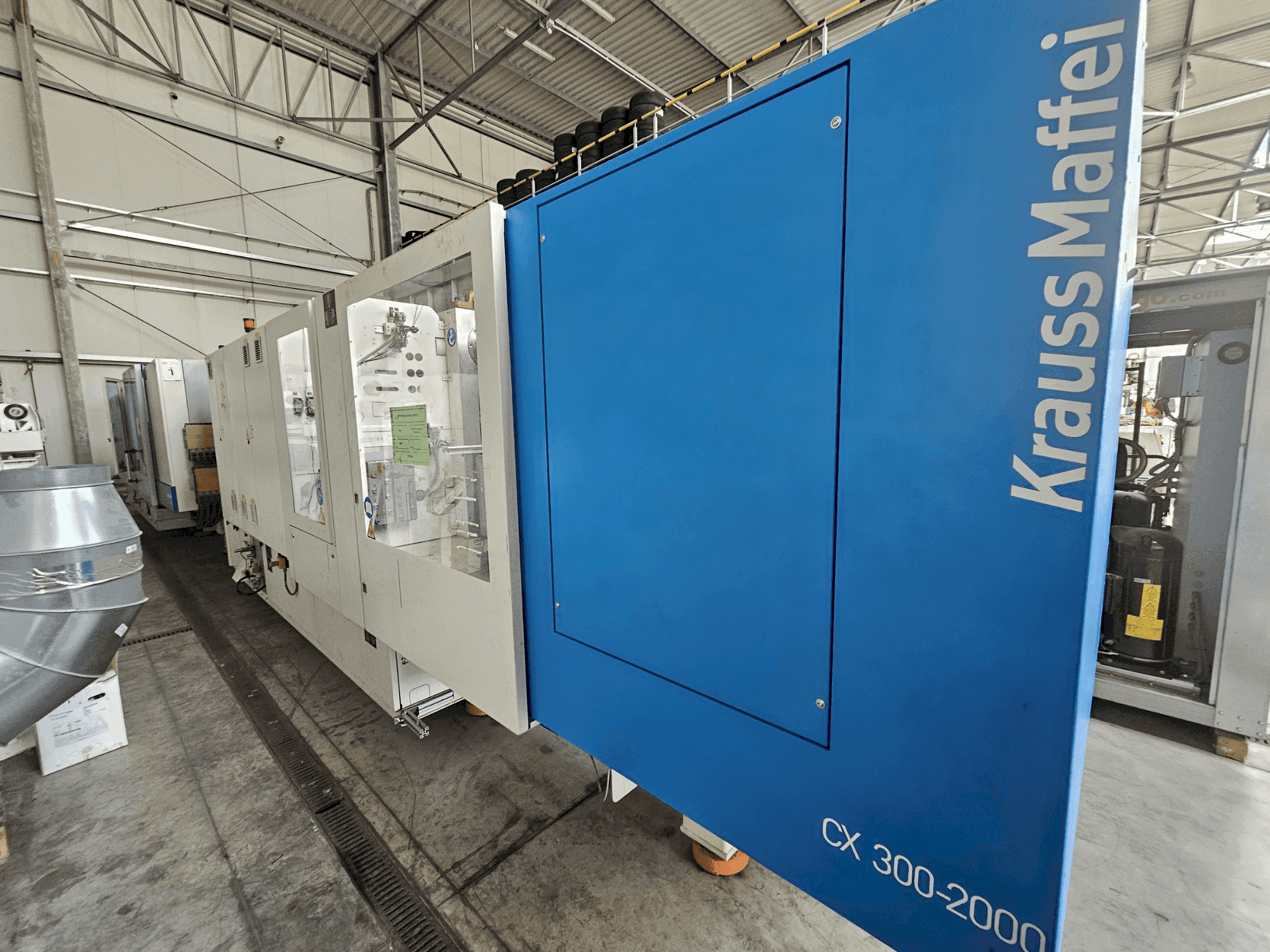 Krauss Maffei 300-2000 CX Mašinos vaizdas iš priekio