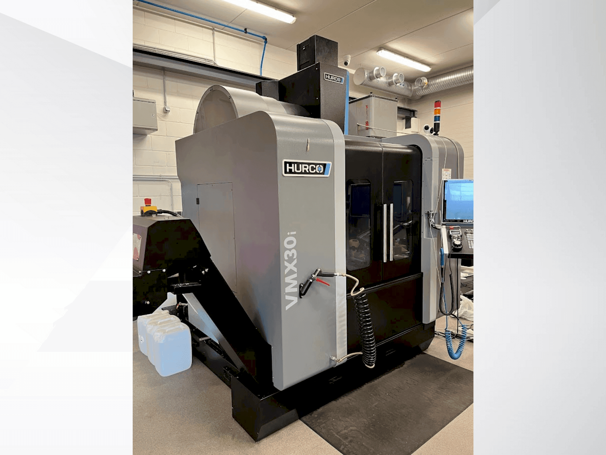 Hurco VMX30i Mašinos vaizdas iš priekio