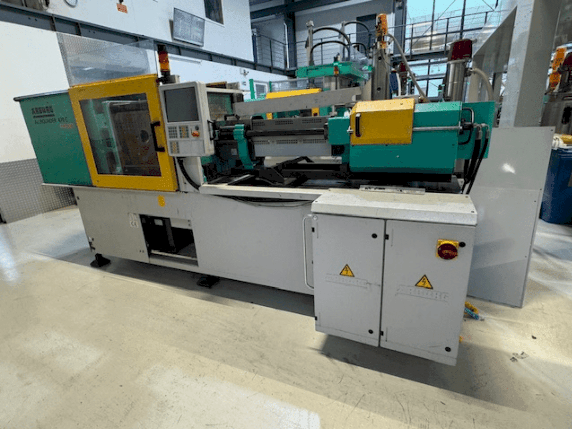 Arburg A470 C 1500-400 Mašinos vaizdas iš priekio