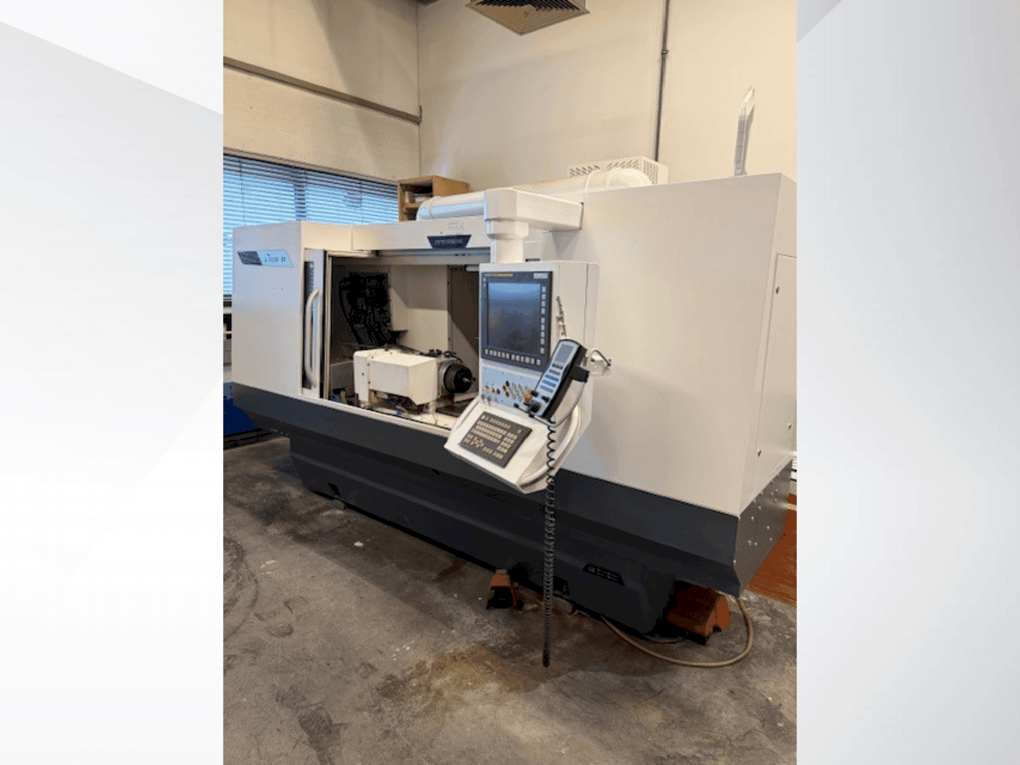 STUDER S31 Mašinos vaizdas iš priekio