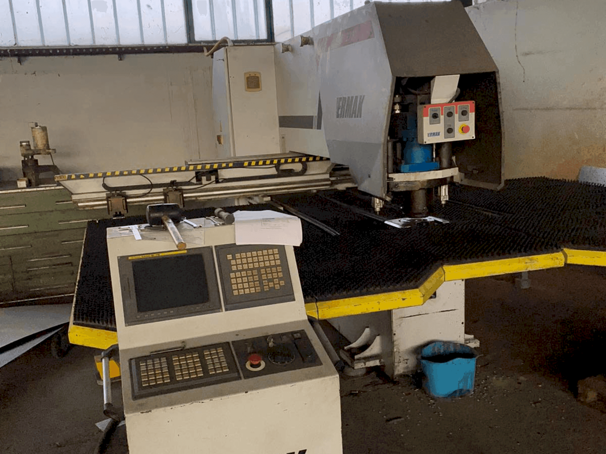 ERMAK EPP 1270 x 30 Mašinos vaizdas iš priekio