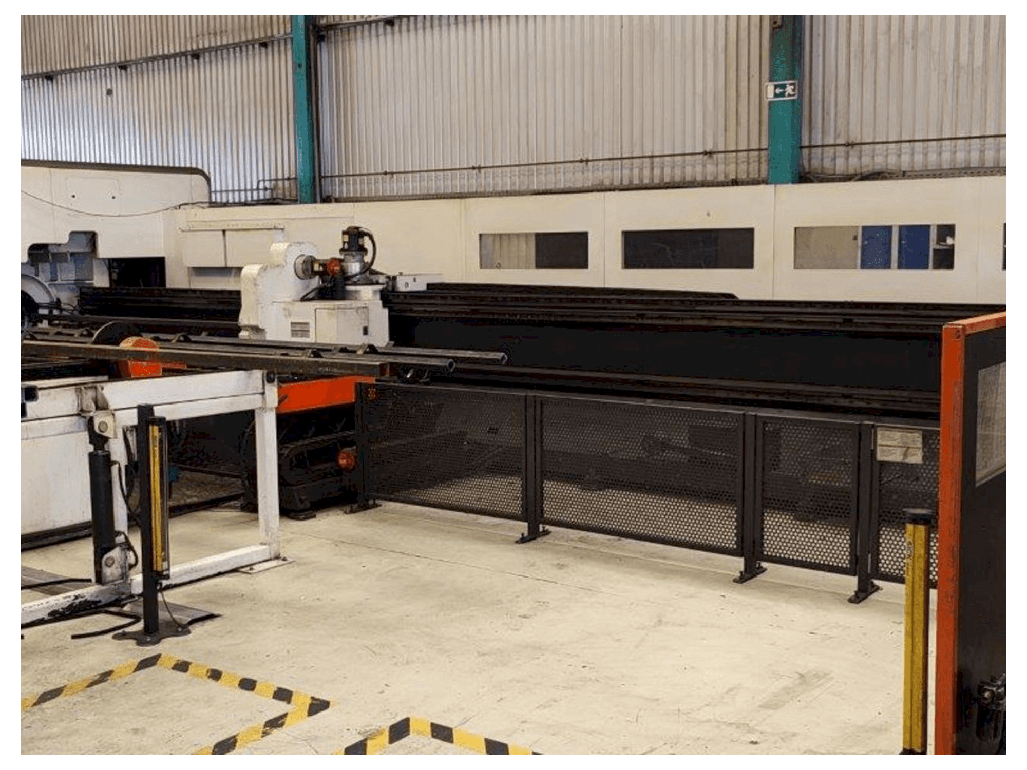 Mazak Fabri Gear 220 4kW Mašinos vaizdas iš priekio