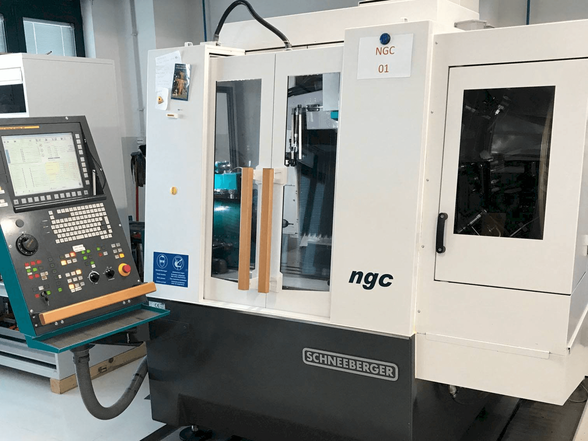 Schneeberger NGC Mašinos vaizdas iš priekio