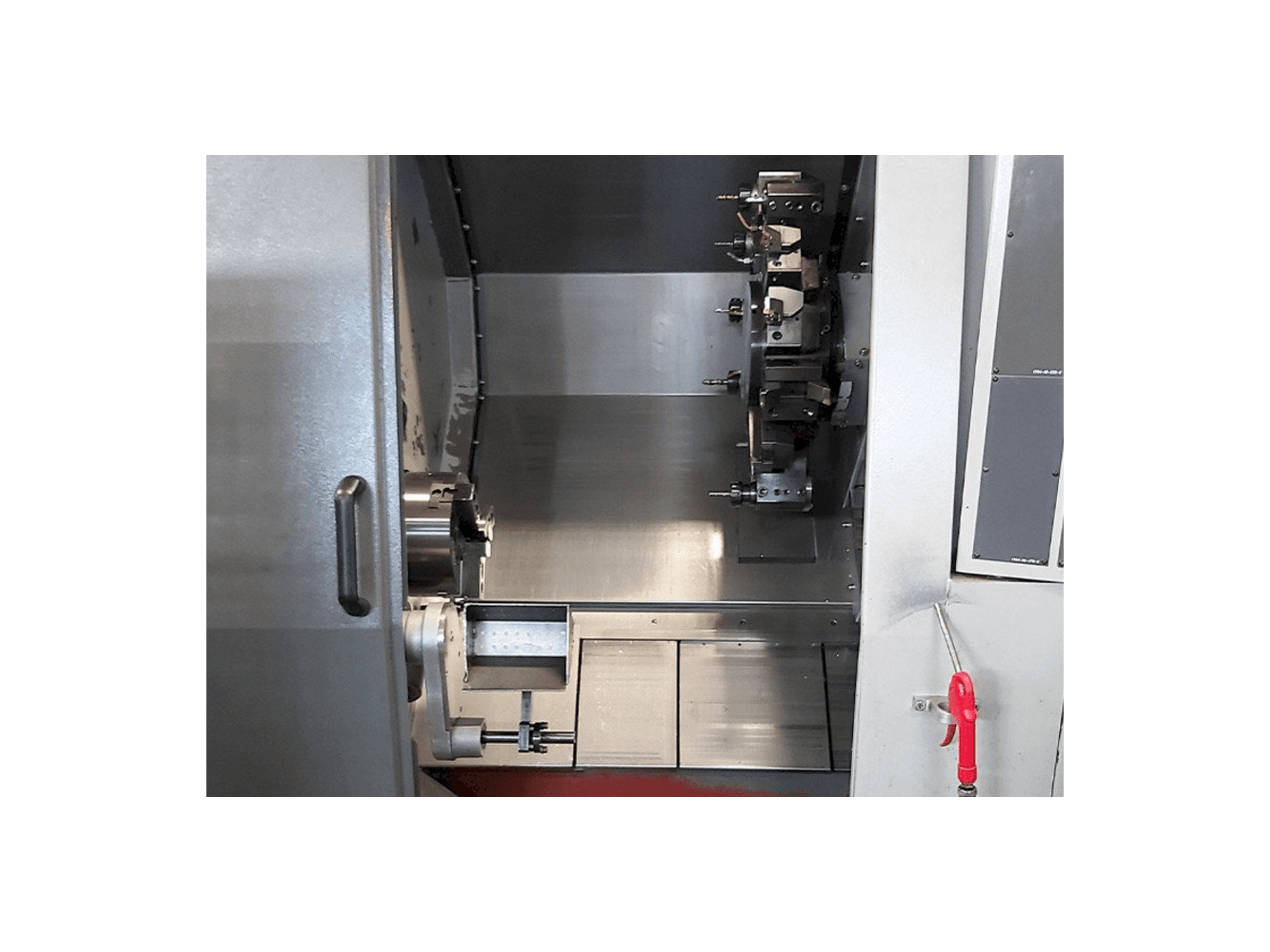 Hyundai Kia SKT210SY Mašinos vaizdas iš priekio