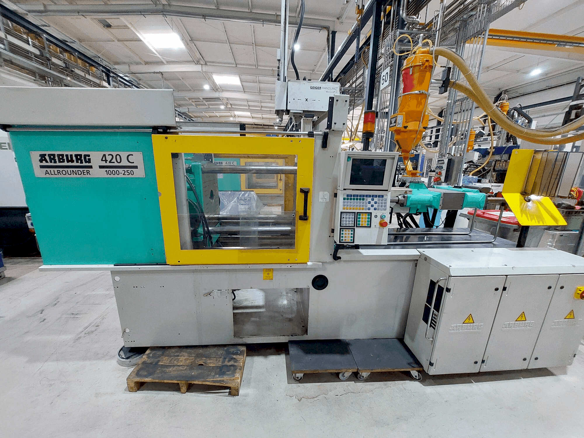 Arburg 420C-1000-250 Mašinos vaizdas iš priekio
