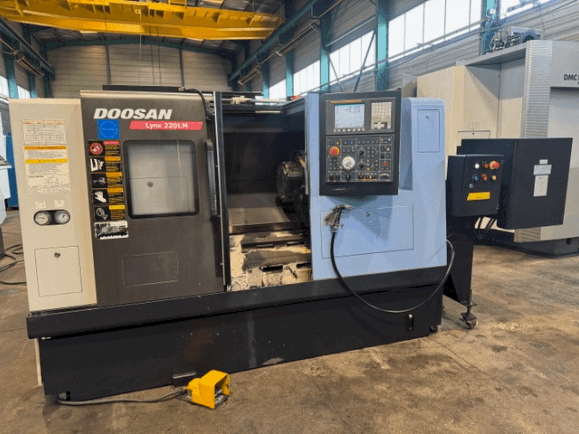 DOOSAN LYNX 220 LMA Mašinos vaizdas iš priekio