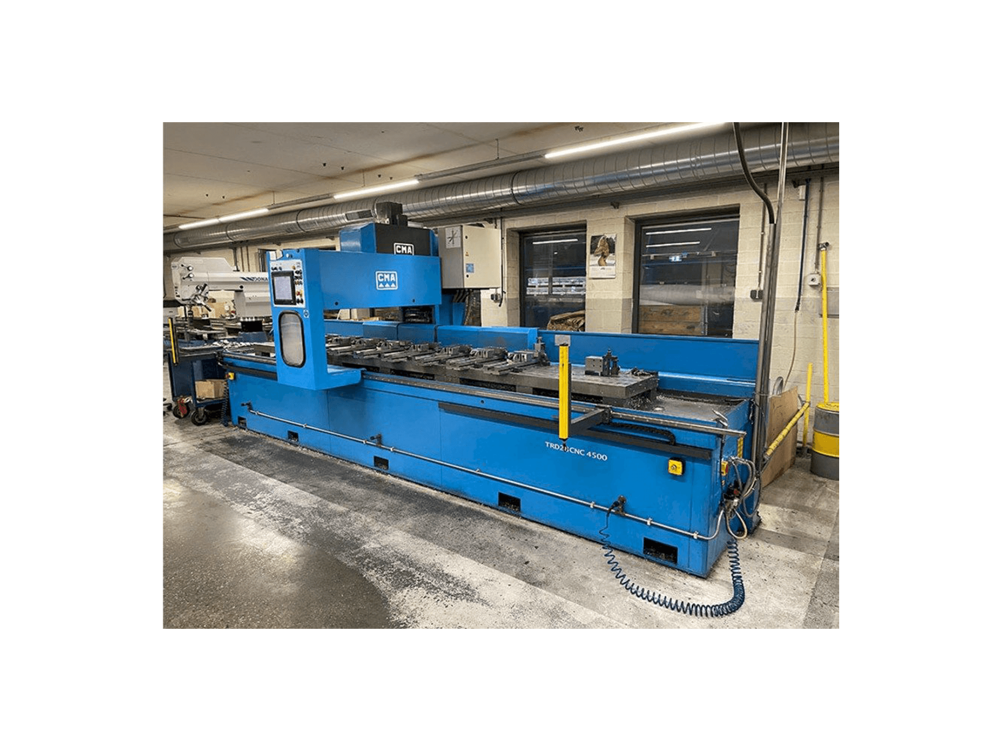 CMA TRD28CNC 4500 Mašinos vaizdas iš priekio