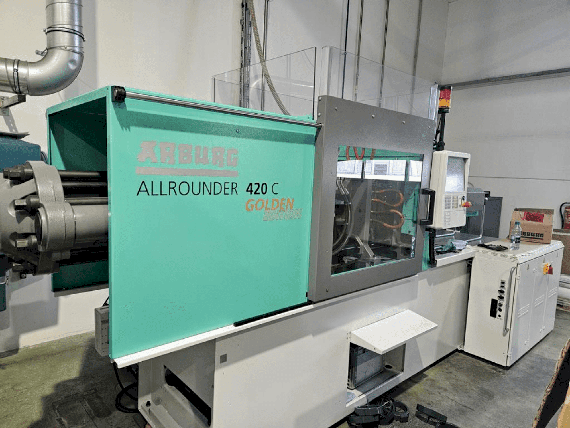 Arburg Allrounder 420 C 1000 - 290 Golden Edition Mašinos vaizdas iš priekio