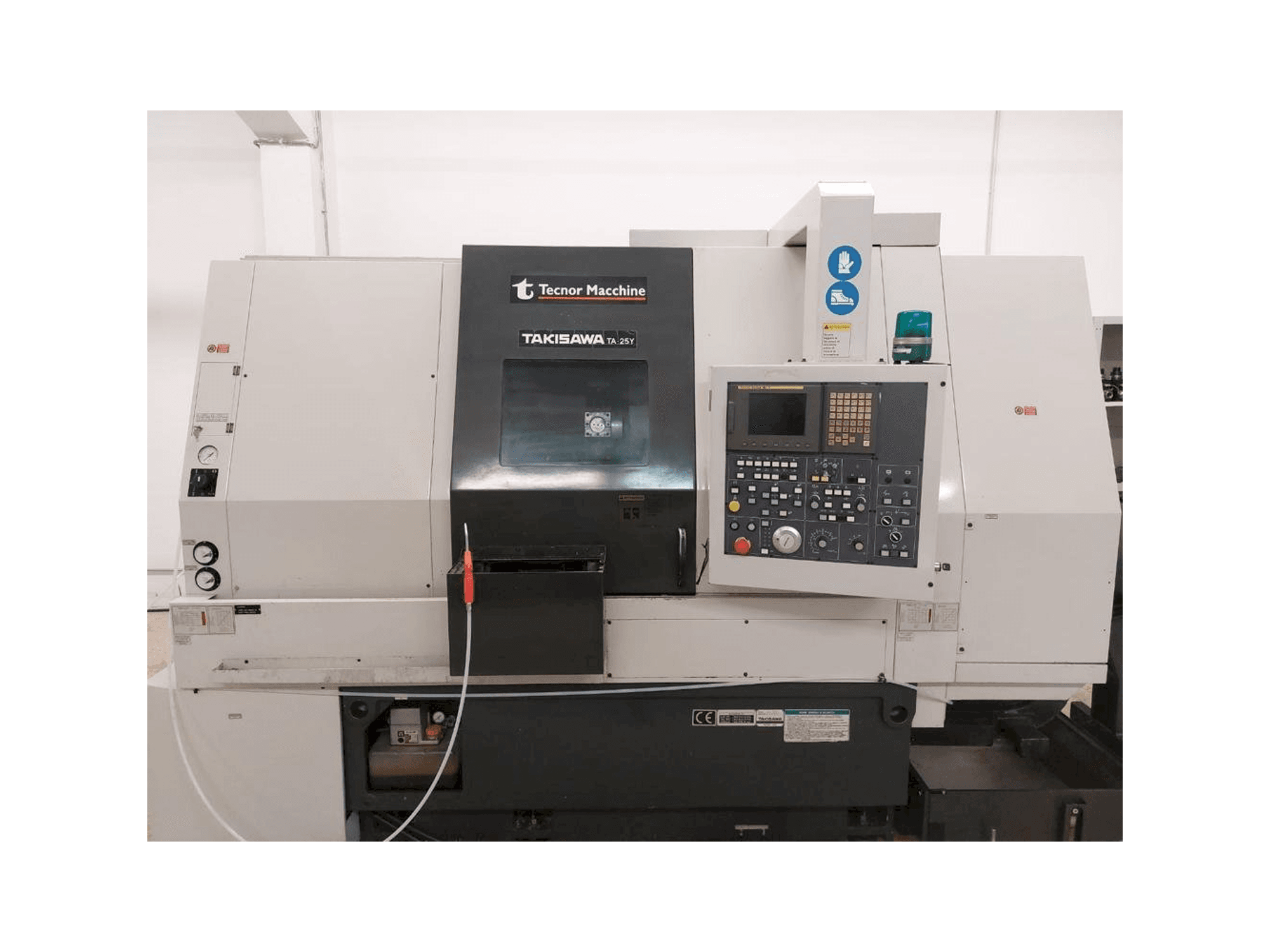 Takisawa TA 25Y Mašinos vaizdas iš priekio