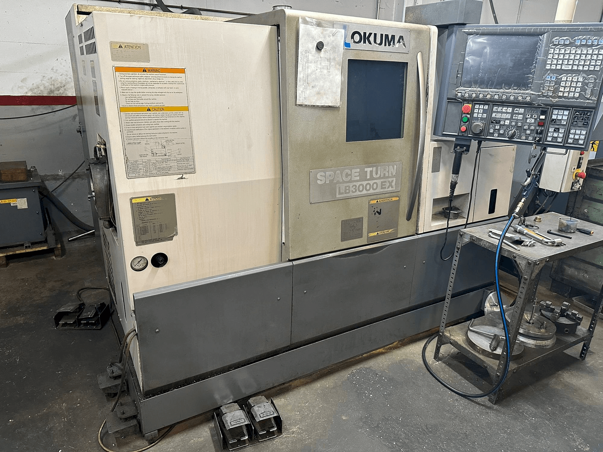 Okuma LB 3000EX Mašinos vaizdas iš priekio