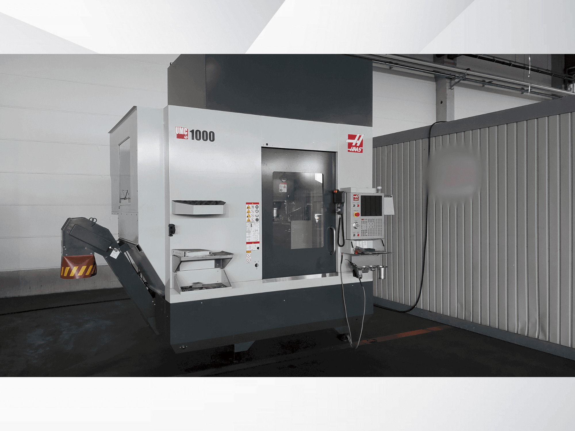 HAAS UMC 1000 Mašinos vaizdas iš priekio