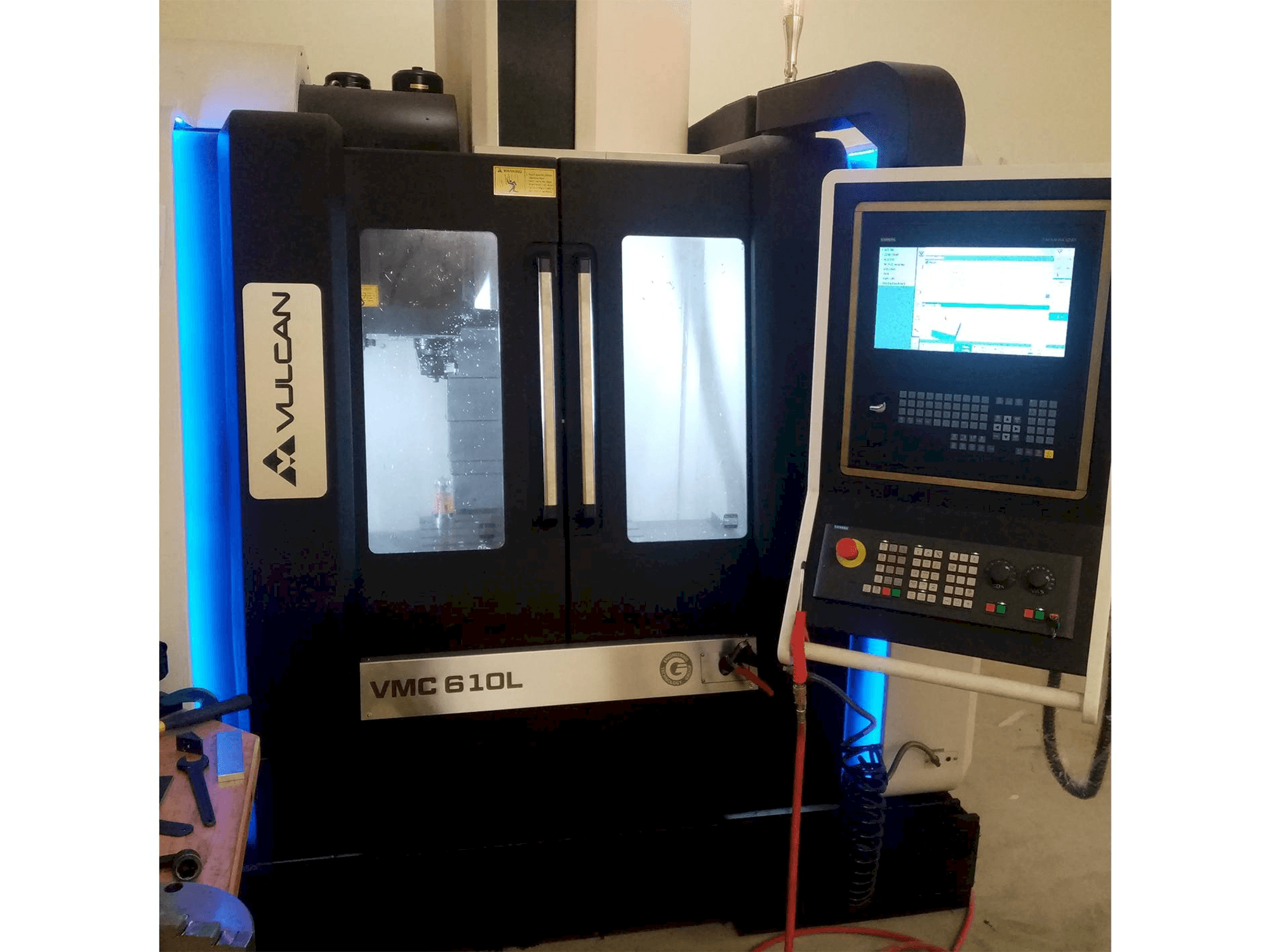 VULCAN VMC 610L Mašinos vaizdas iš priekio