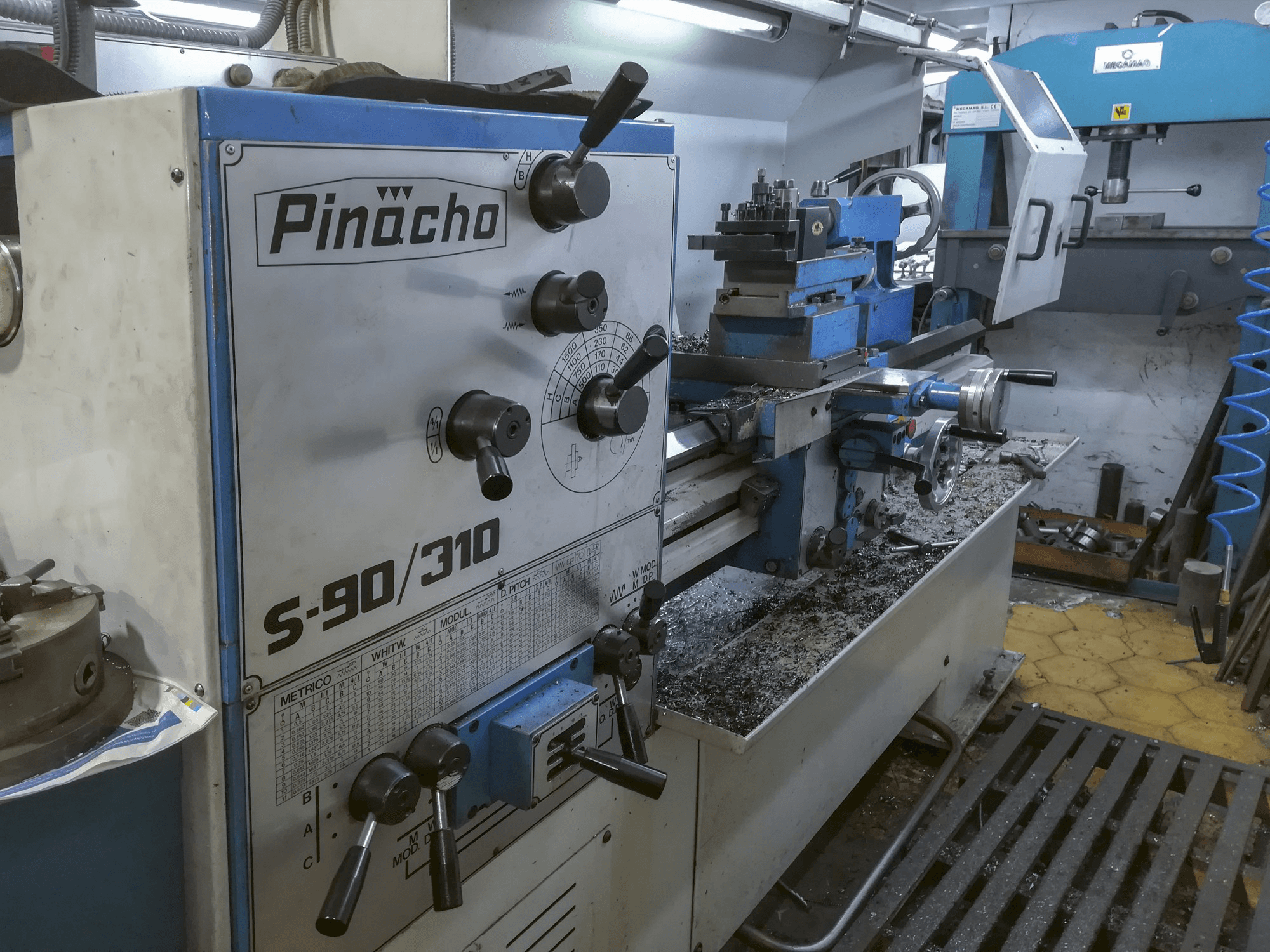 Pinacho S-90/310 Mašinos kairės pusės vaizdas