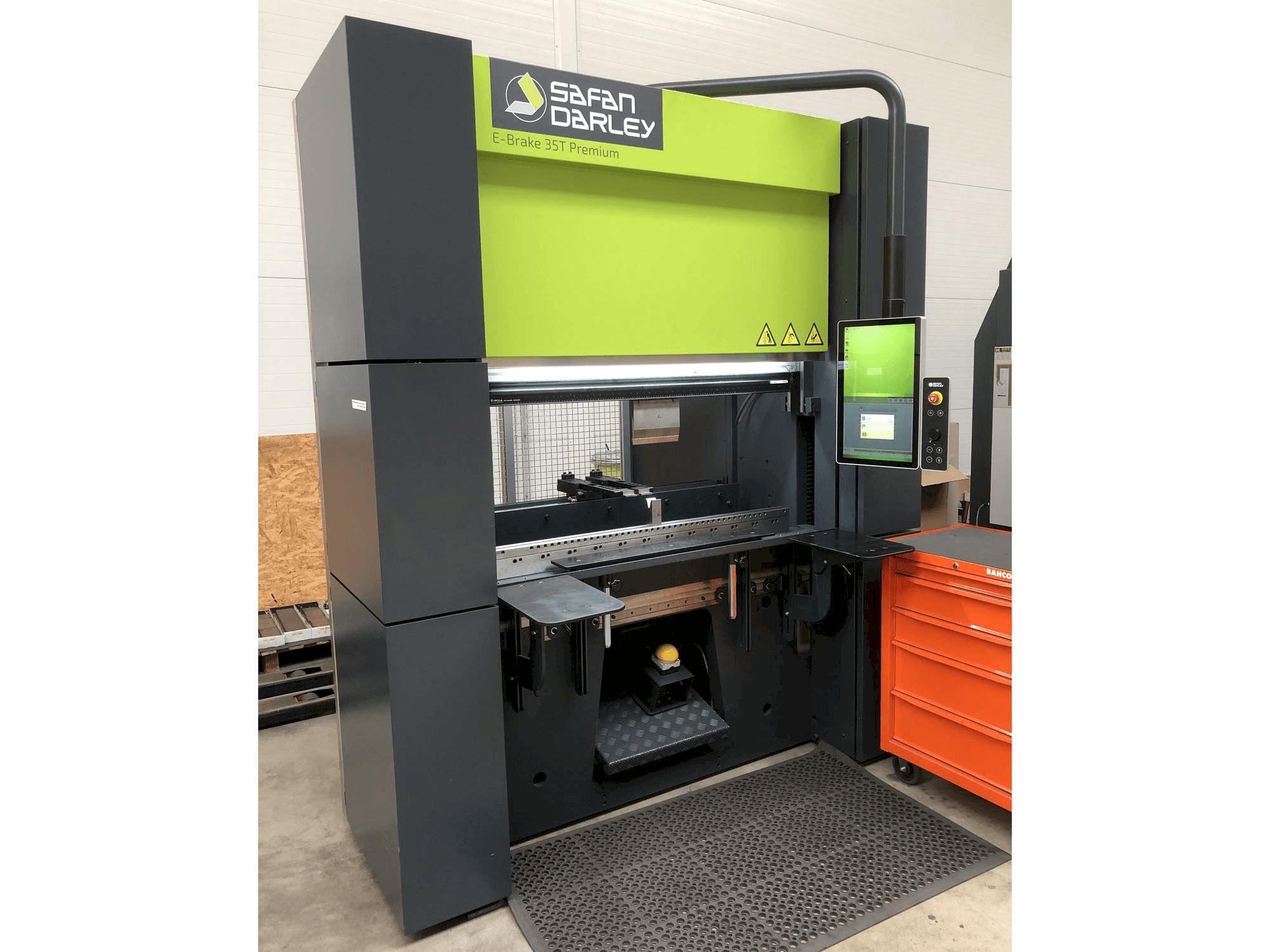 Safan Darley E-Brake 35T Premium Mašinos vaizdas iš priekio