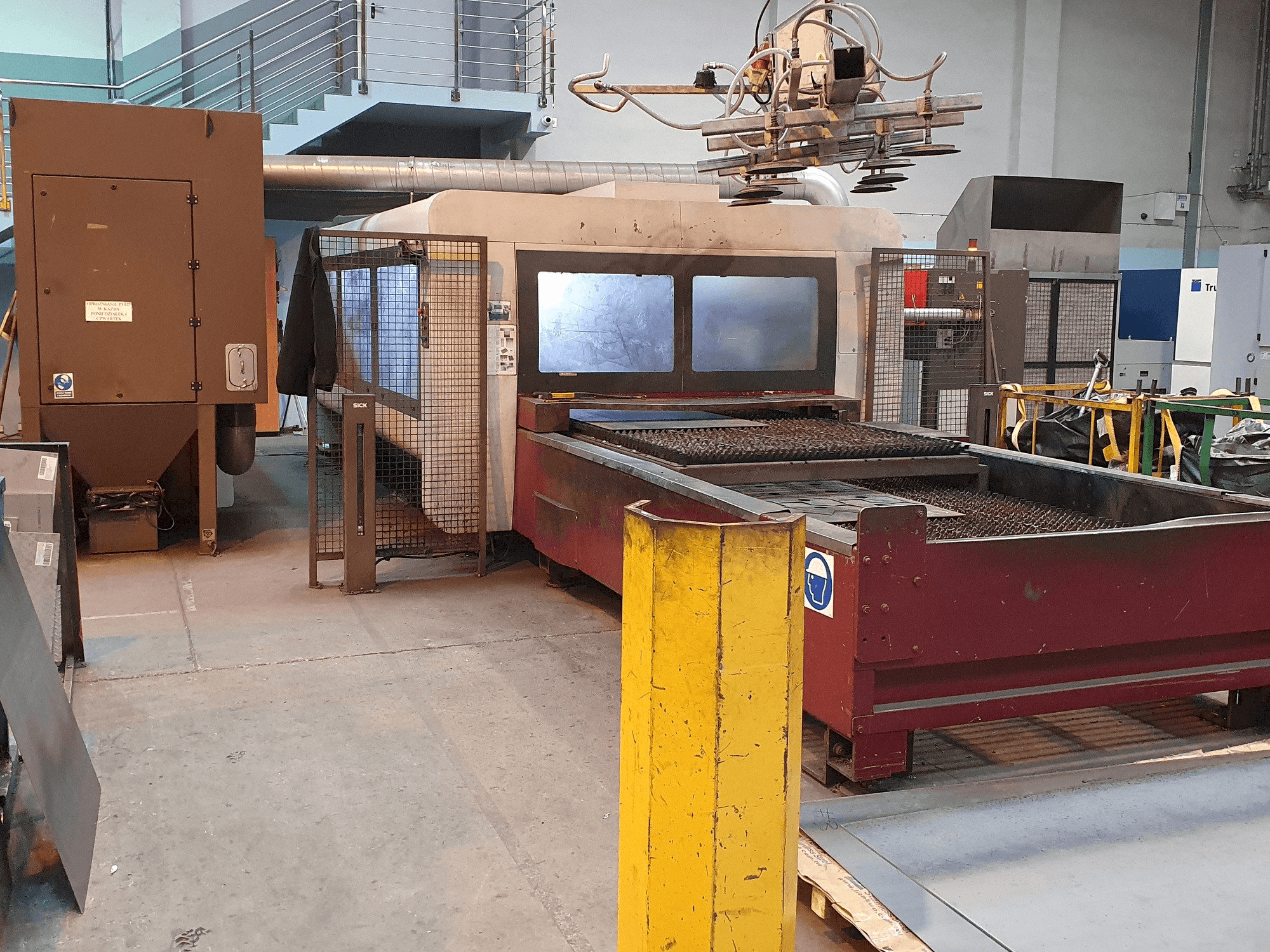 Bystronic BySprint Pro 3015 Mašinos vaizdas iš kairės pusės