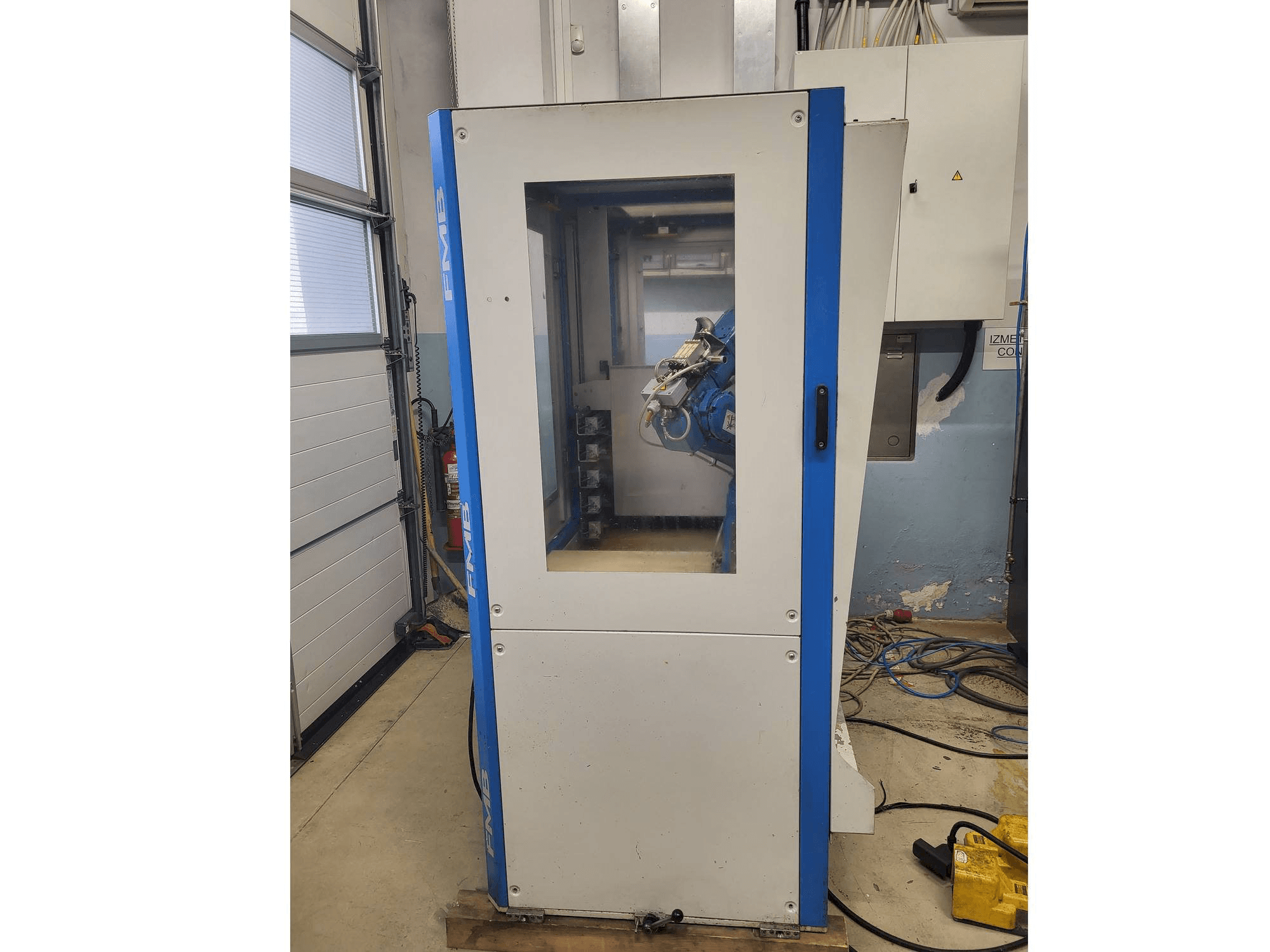 Yaskawa YR-MH005LS-A12 Mašinos vaizdas iš priekio