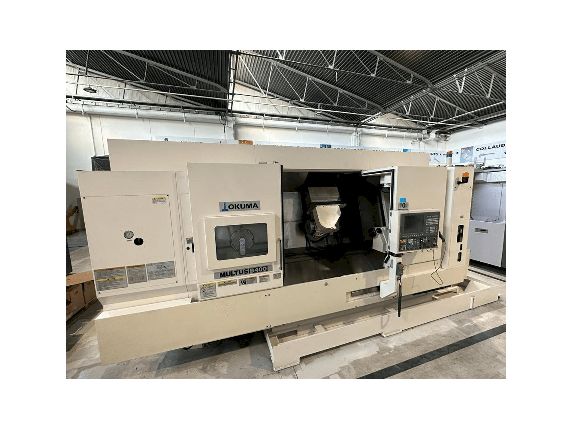 Okuma MULTUS B400C Mašinos vaizdas iš priekio