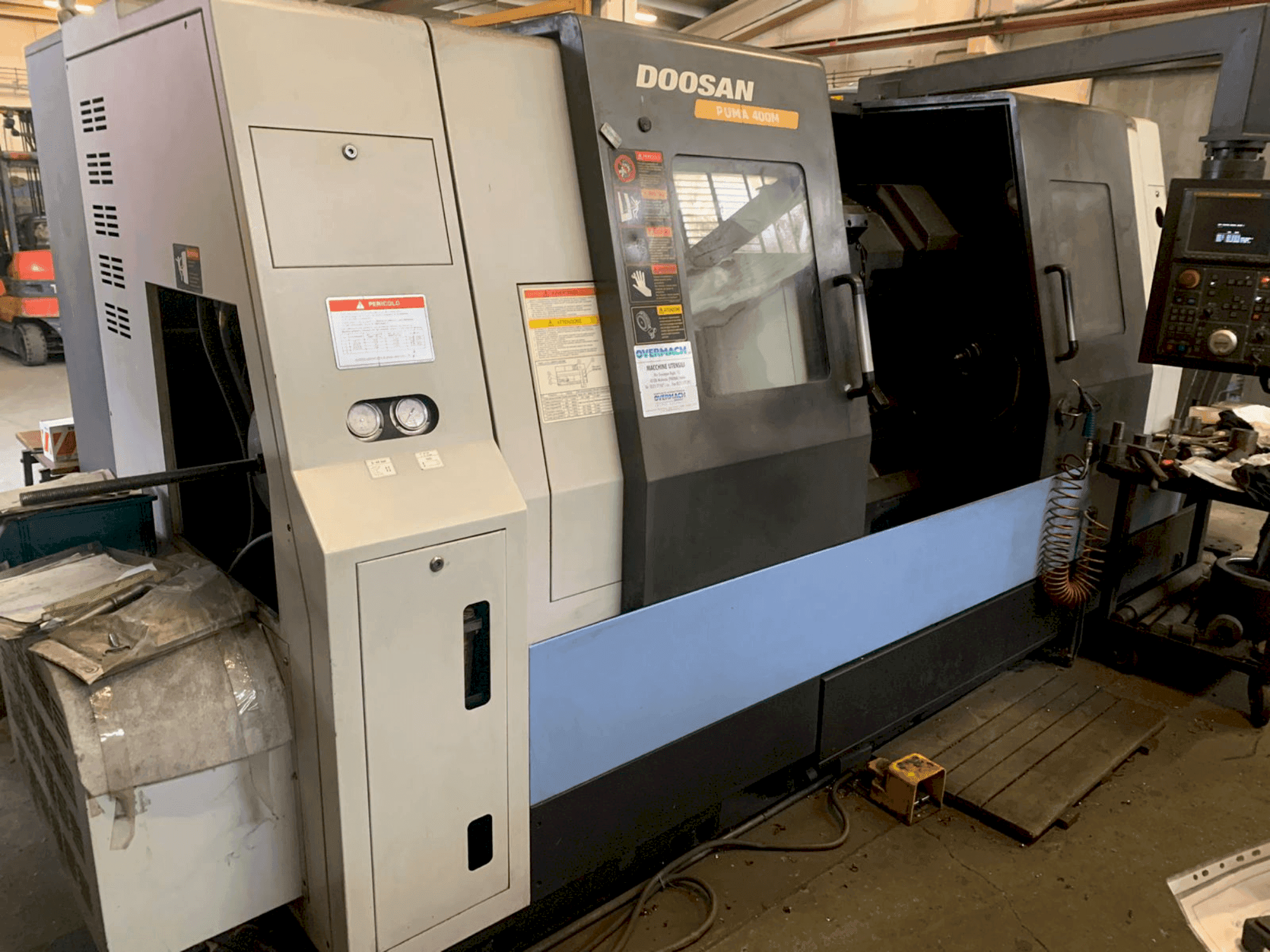 DOOSAN PUMA 400M Mašinos vaizdas iš priekio