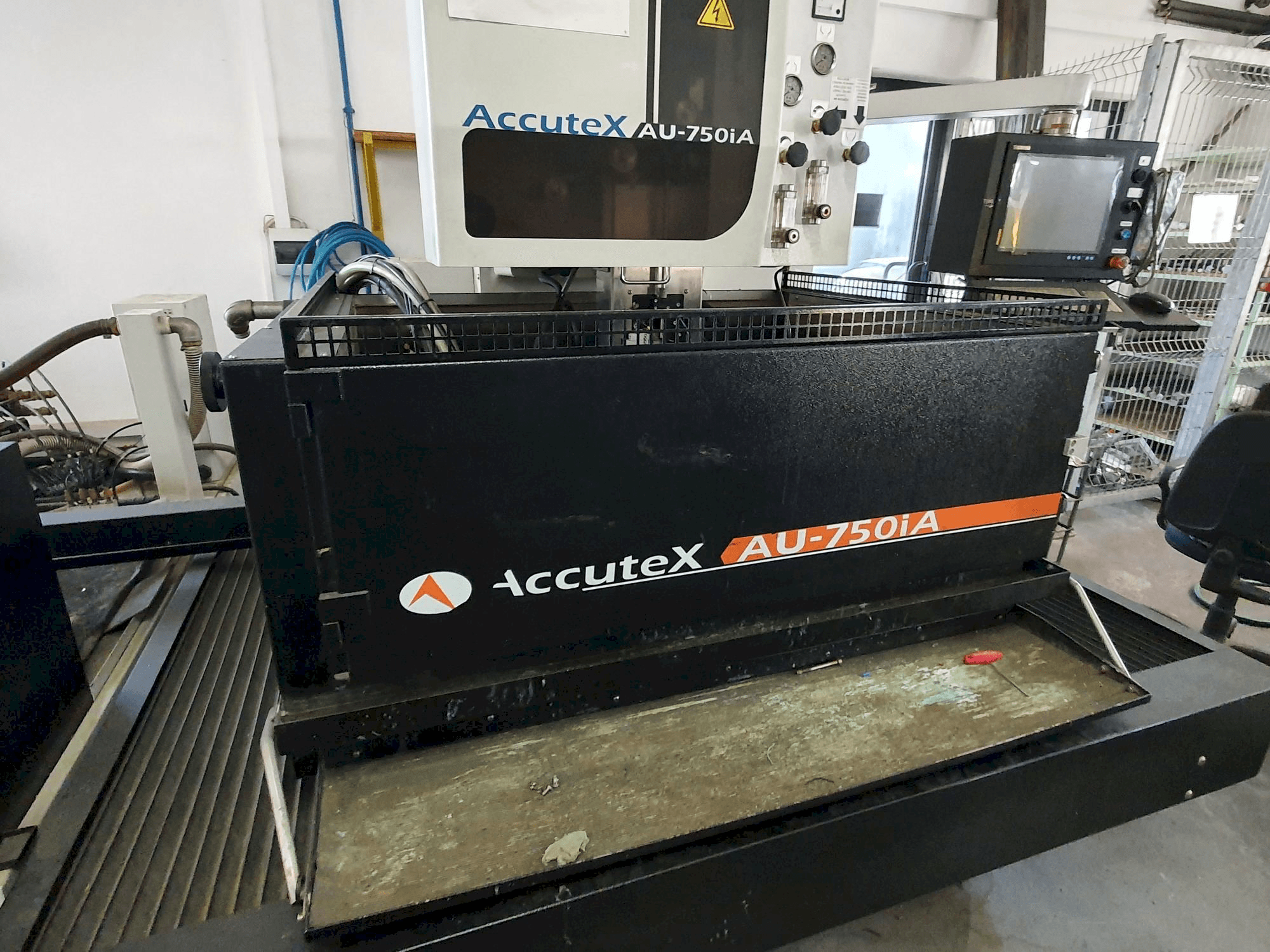 AccuteX AU-750iA Mašinos vaizdas iš priekio