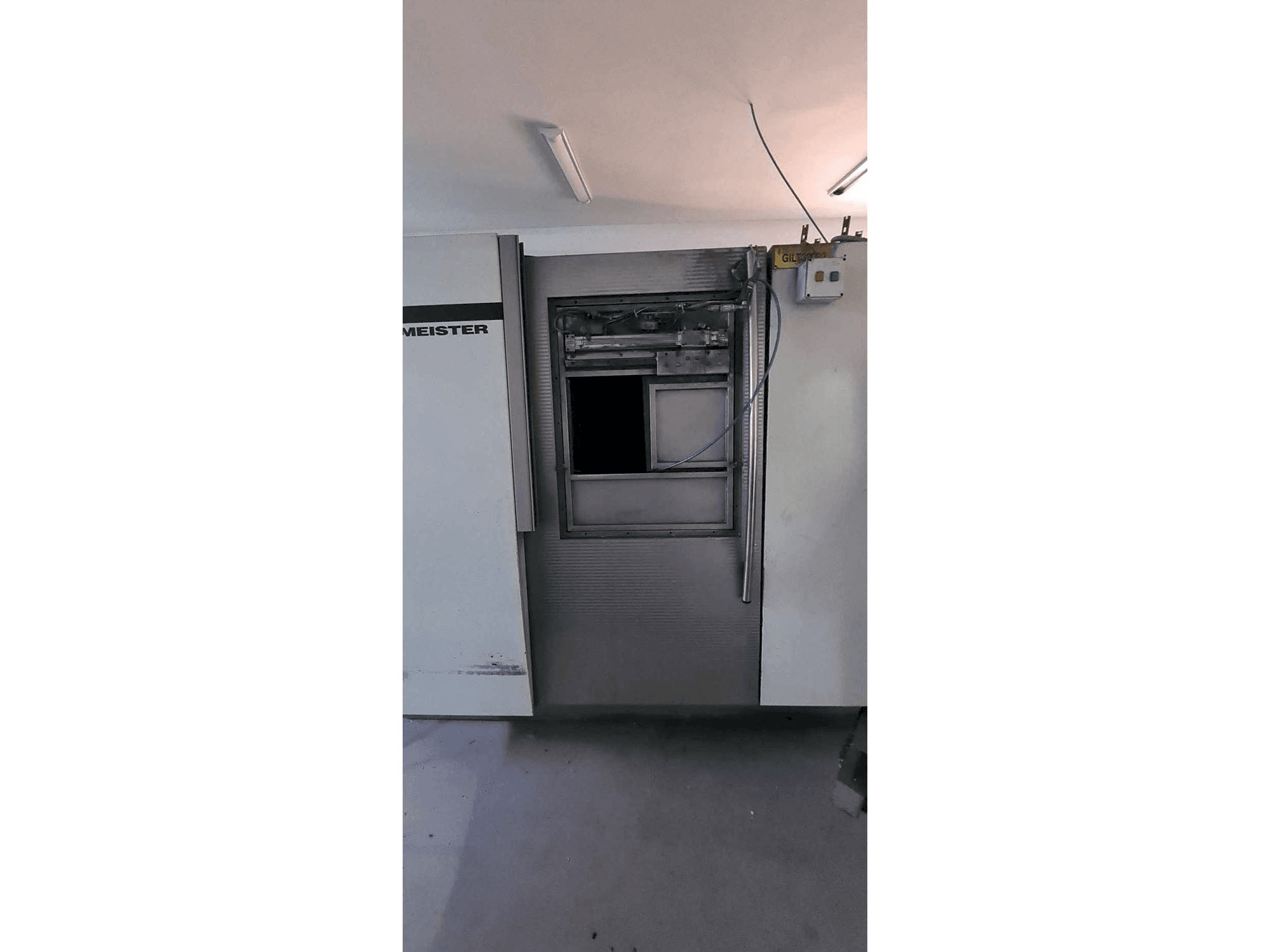 Gildemeister TWIN 32 Mašinos vaizdas iš priekio