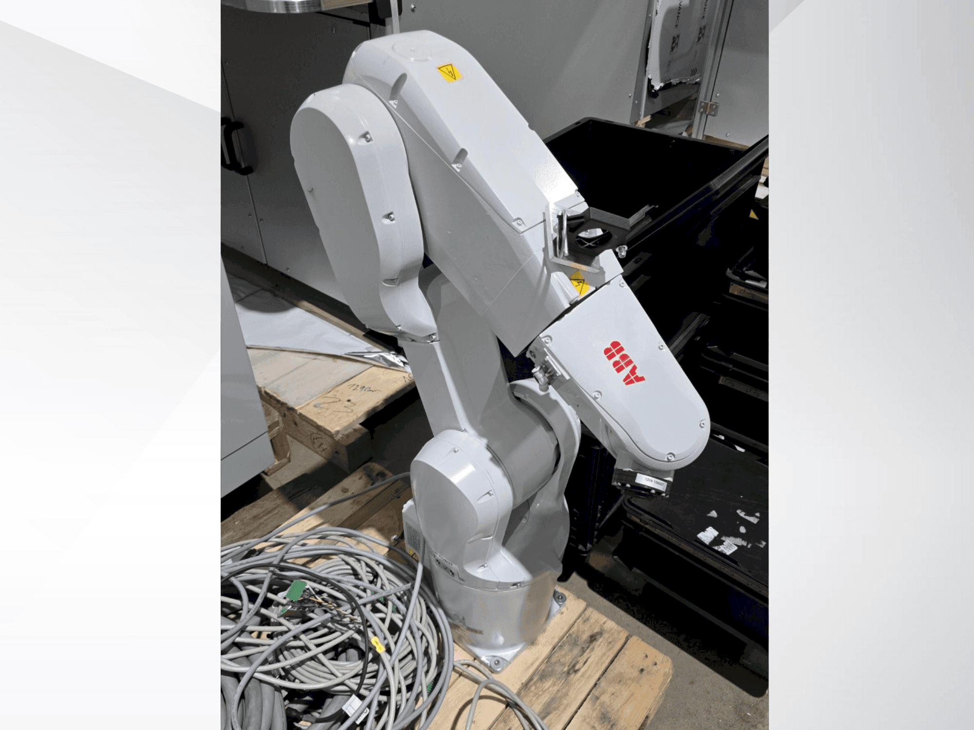 ABB IRB 1200-5/0.9 Mašinos vaizdas iš priekio