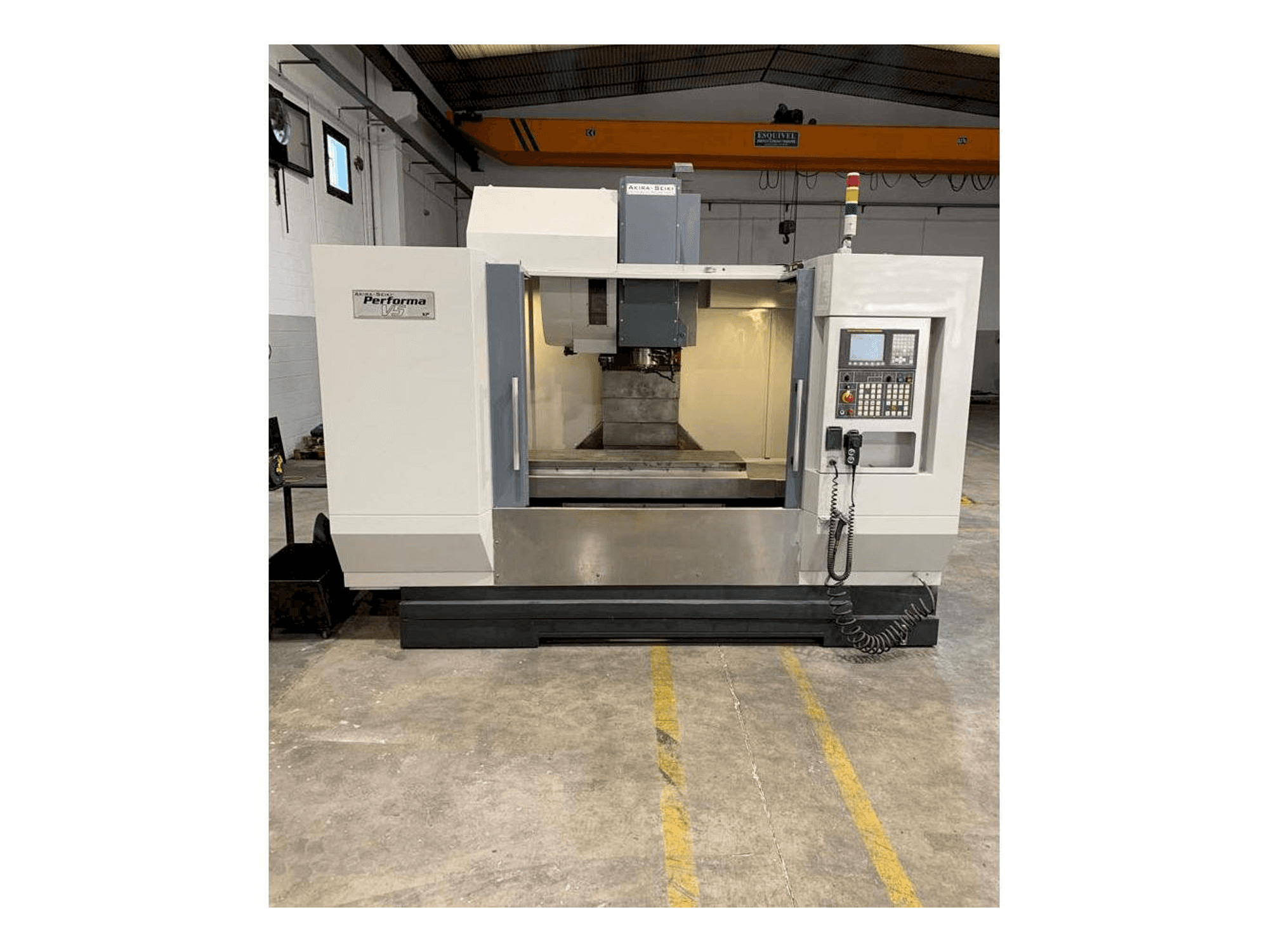 Akira Seiki V5 XP Mašinos vaizdas iš priekio
