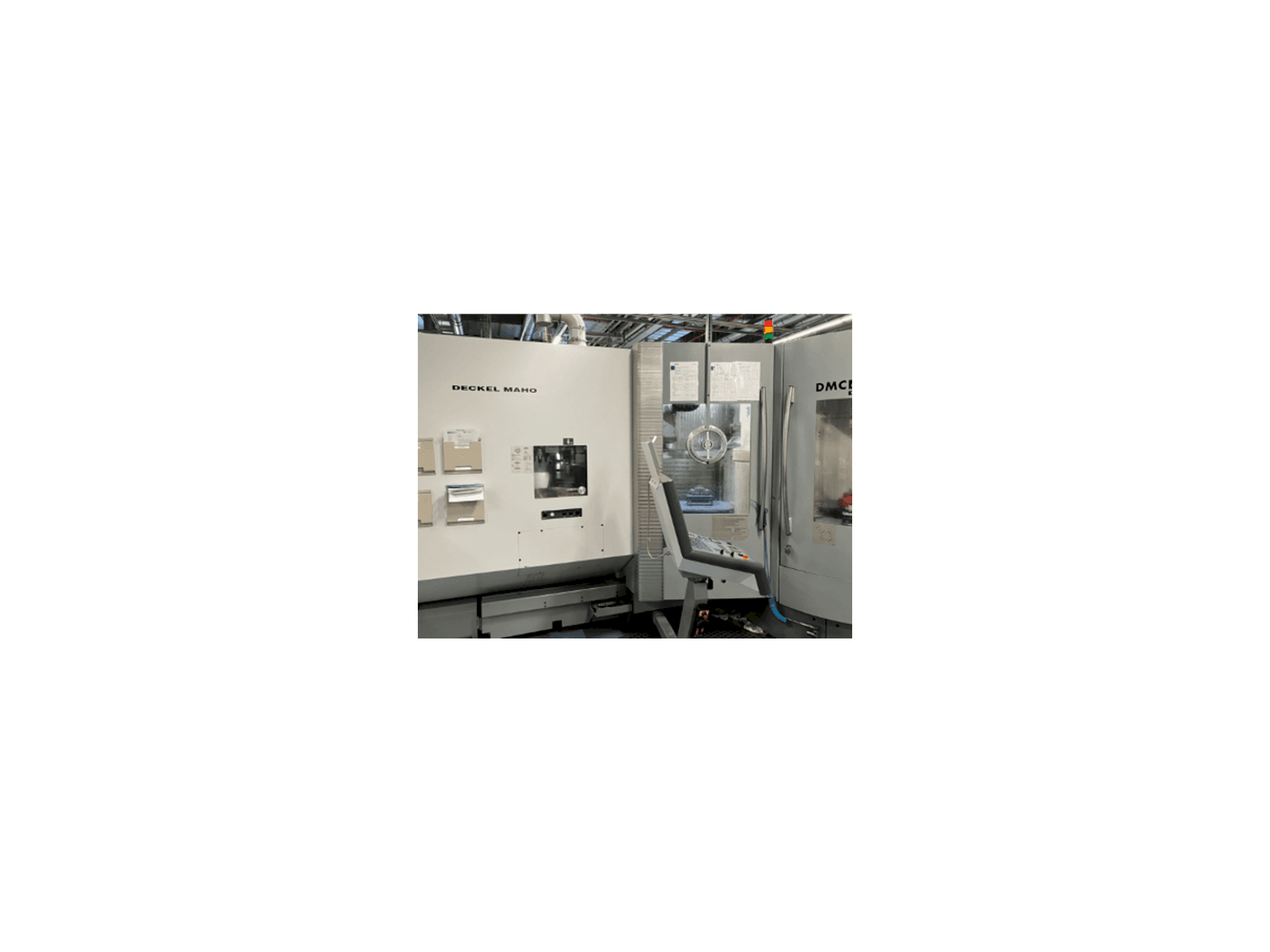 DECKEL MAHO DMC 60 T RS3 Mašinos vaizdas iš priekio