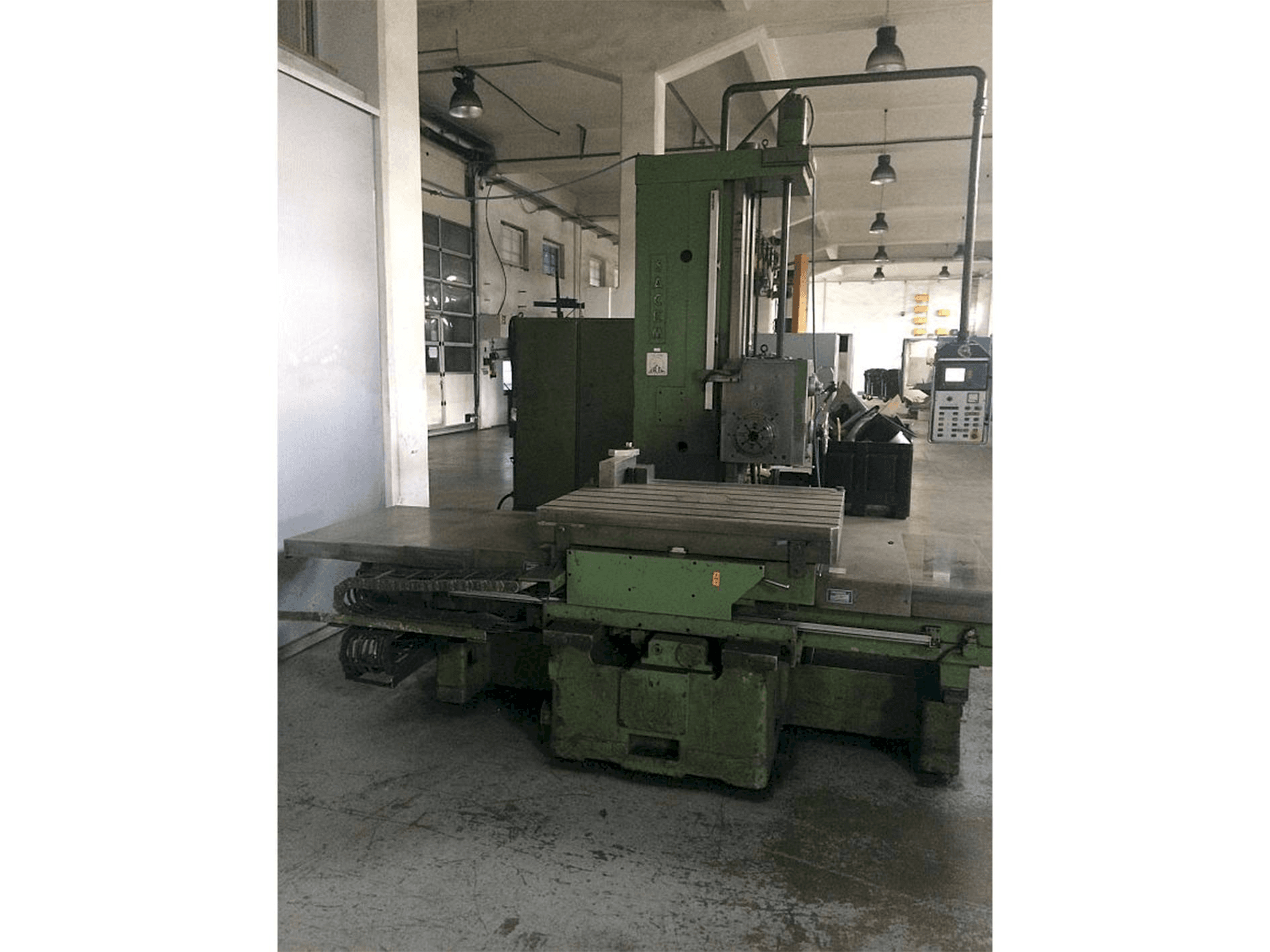 Sacem MST-XC/110 A/C Mašinos vaizdas iš priekio