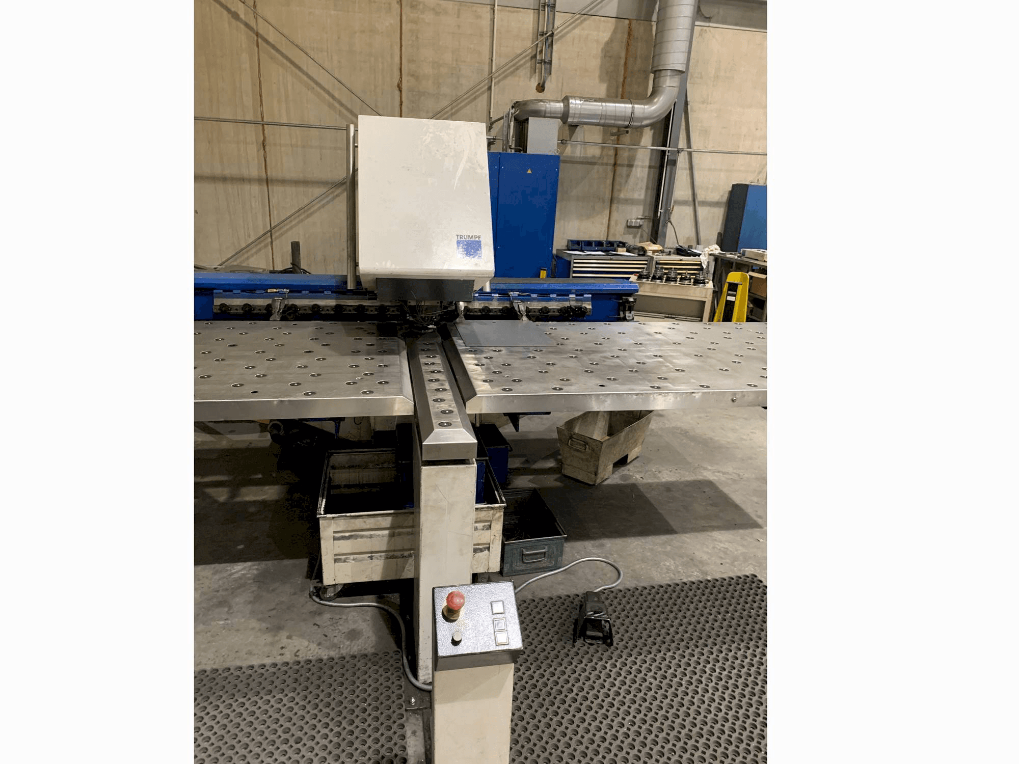 Trumpf Trumatic 200 Mašinos vaizdas iš priekio