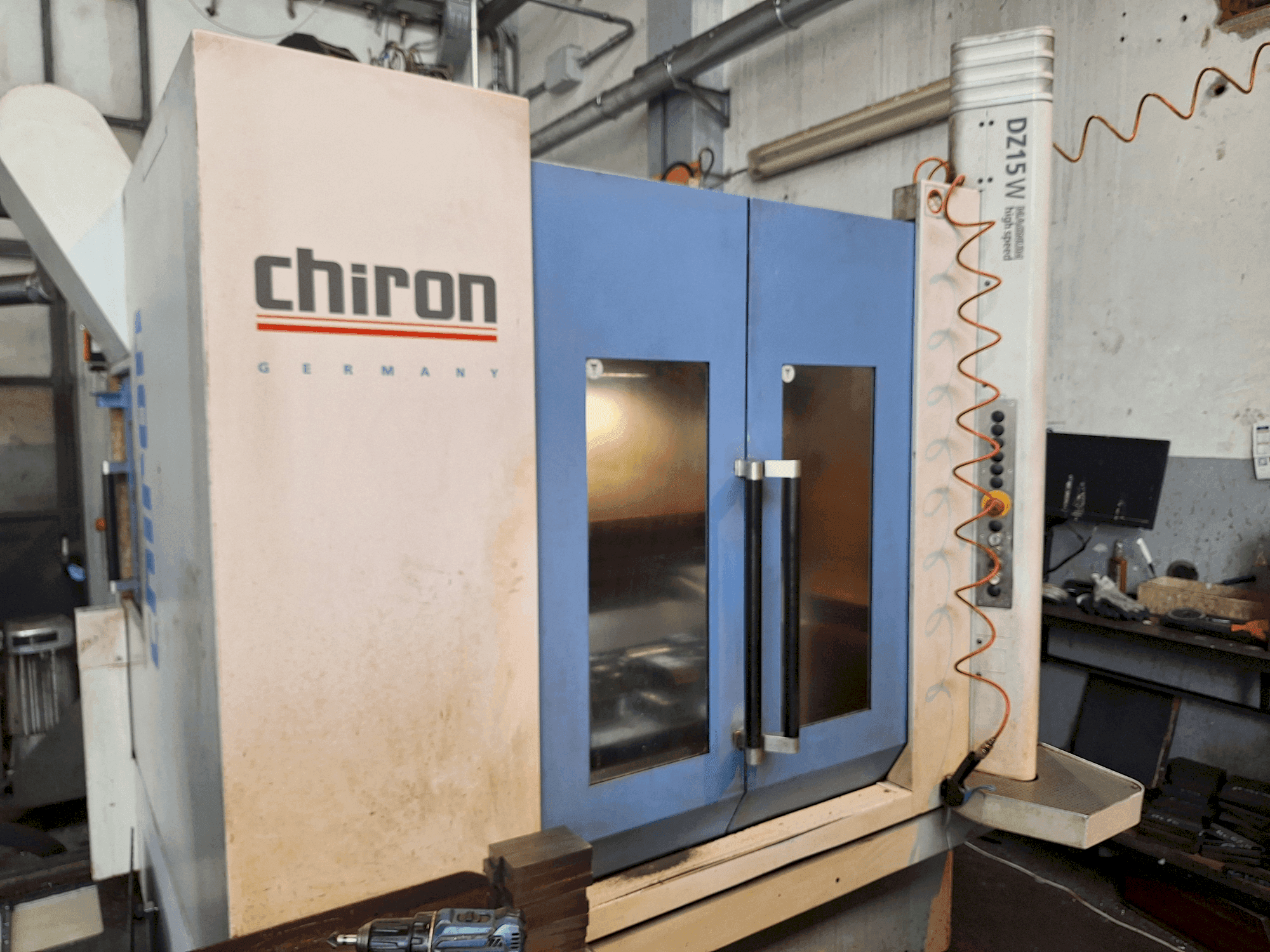 CHIRON DZ15W Magnum Mašinos vaizdas iš priekio