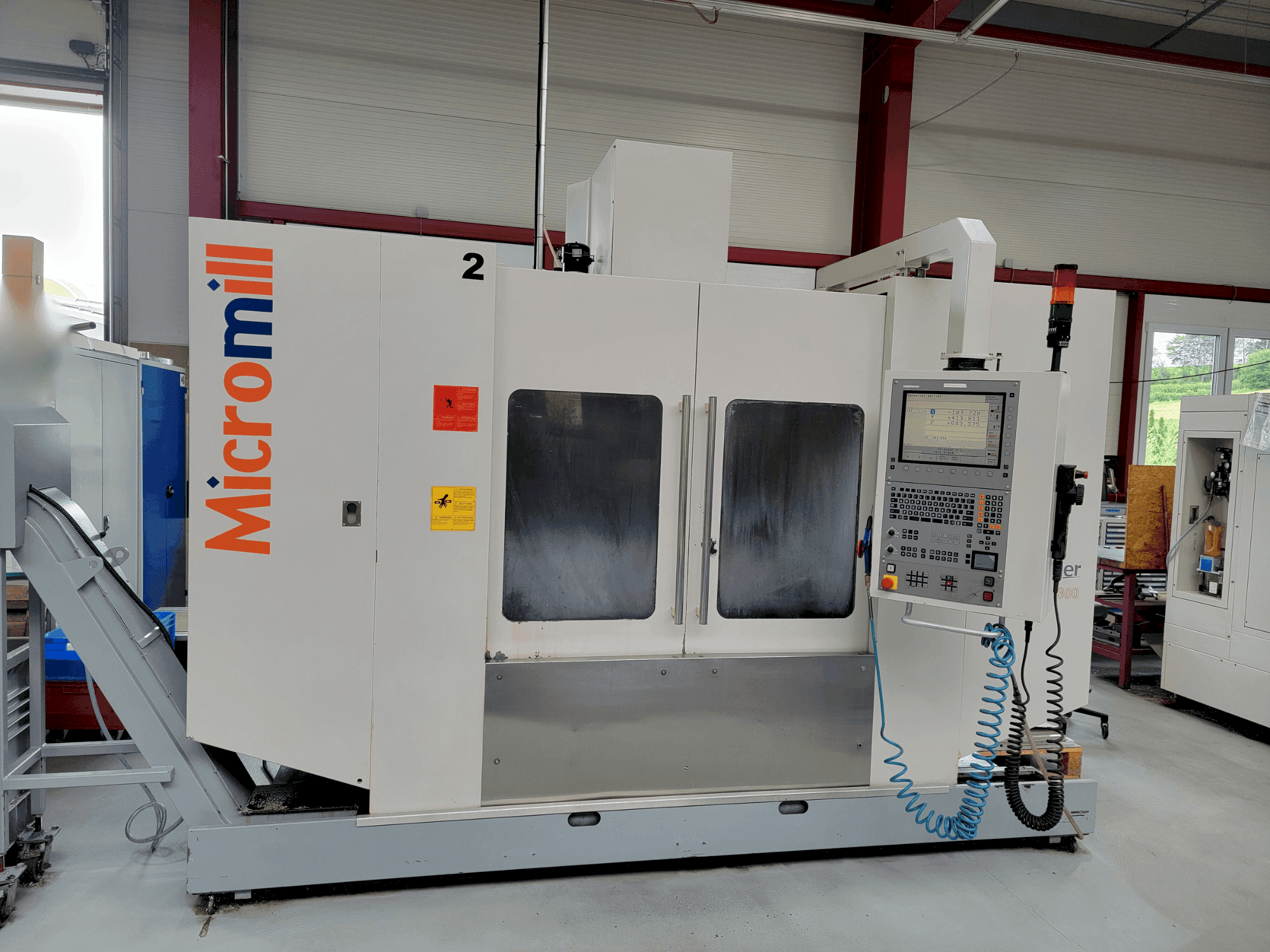 BUFFALO Micromill VMC 1300 Mašinos vaizdas iš priekio