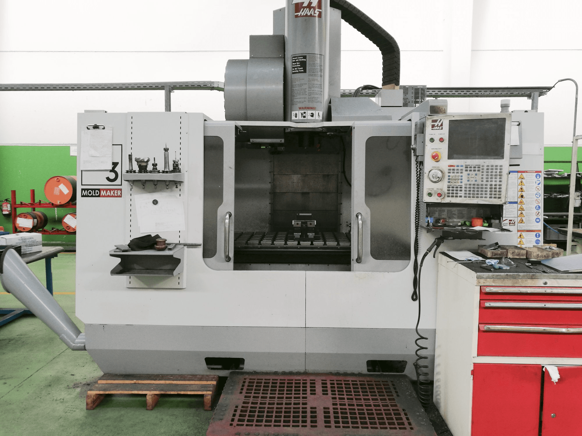 HAAS VM-3HE Mašinos vaizdas iš priekio