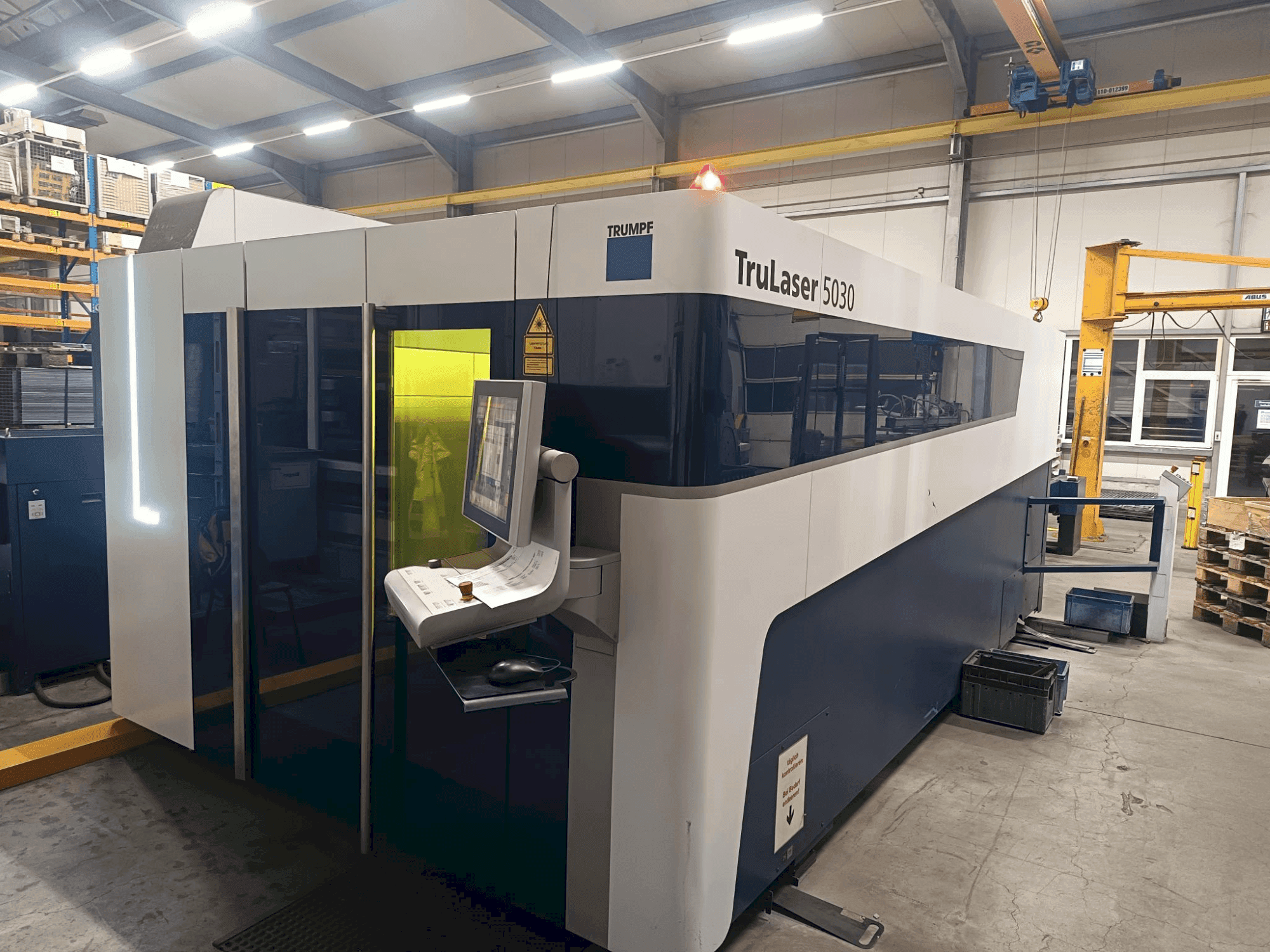 TRUMPF Trulaser 5030 Fiber Mašinos vaizdas iš priekio