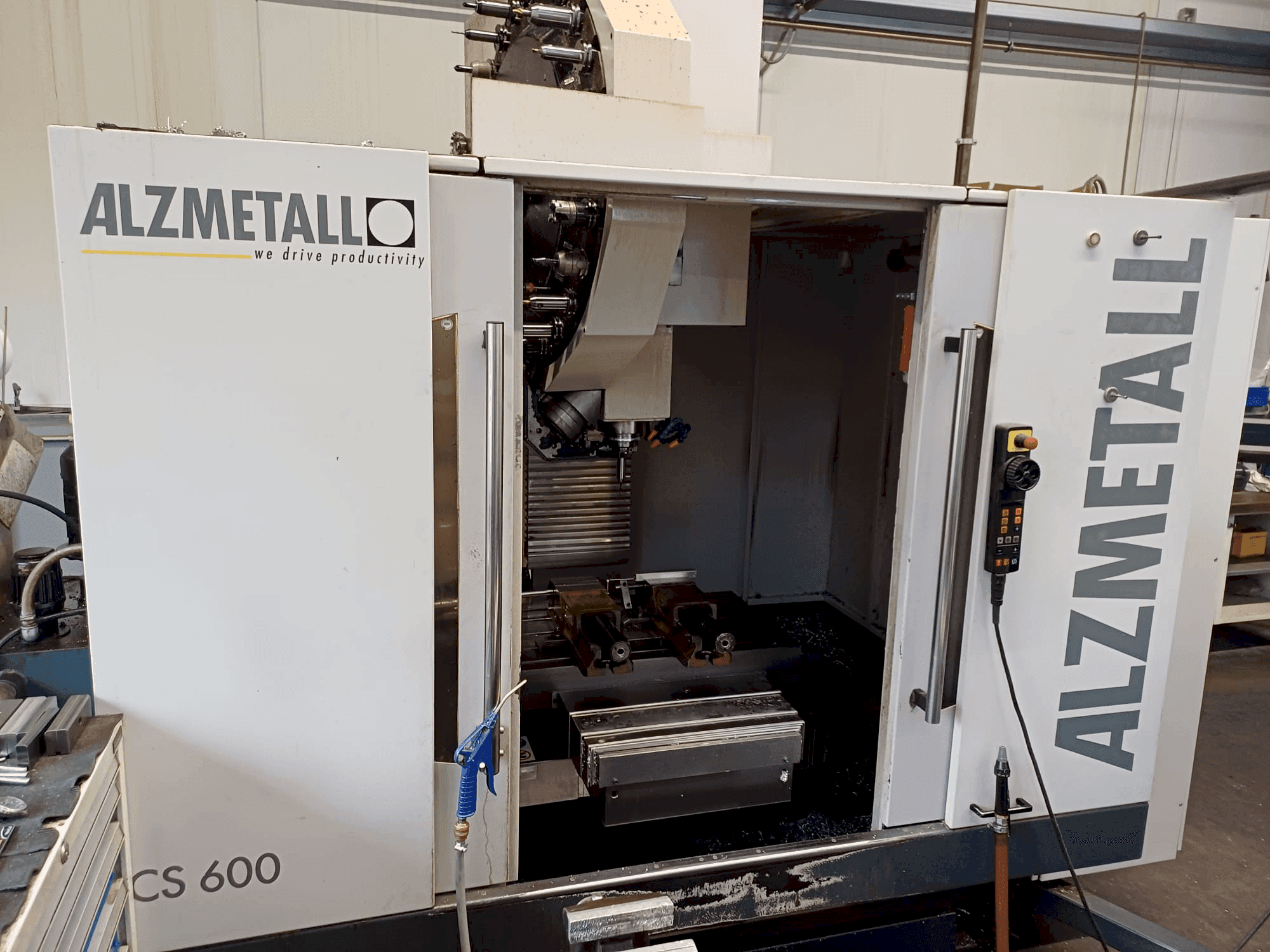 Alzmetall CS 600/3 Mašinos vaizdas iš priekio